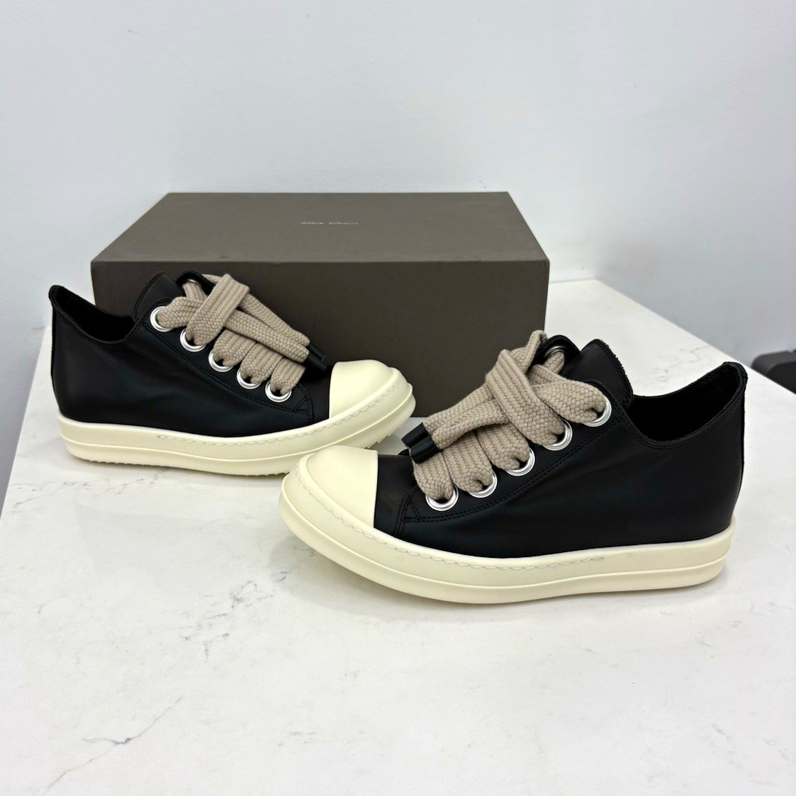 Rick Owens Ramones Jumbolace Low Black/Milk Leather Lace-Up Men\'s EU 39