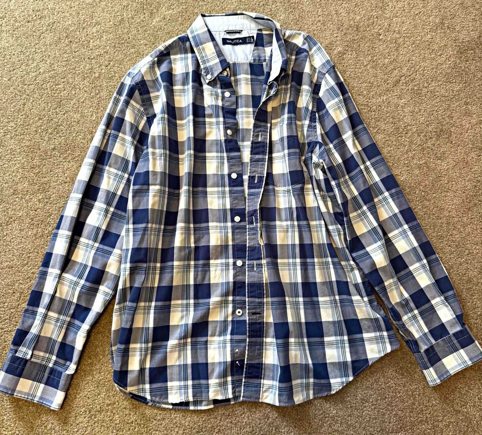 Nautica Men\'s XL Blue White Beige Plaid Long Sleeve Button-Down Shirt