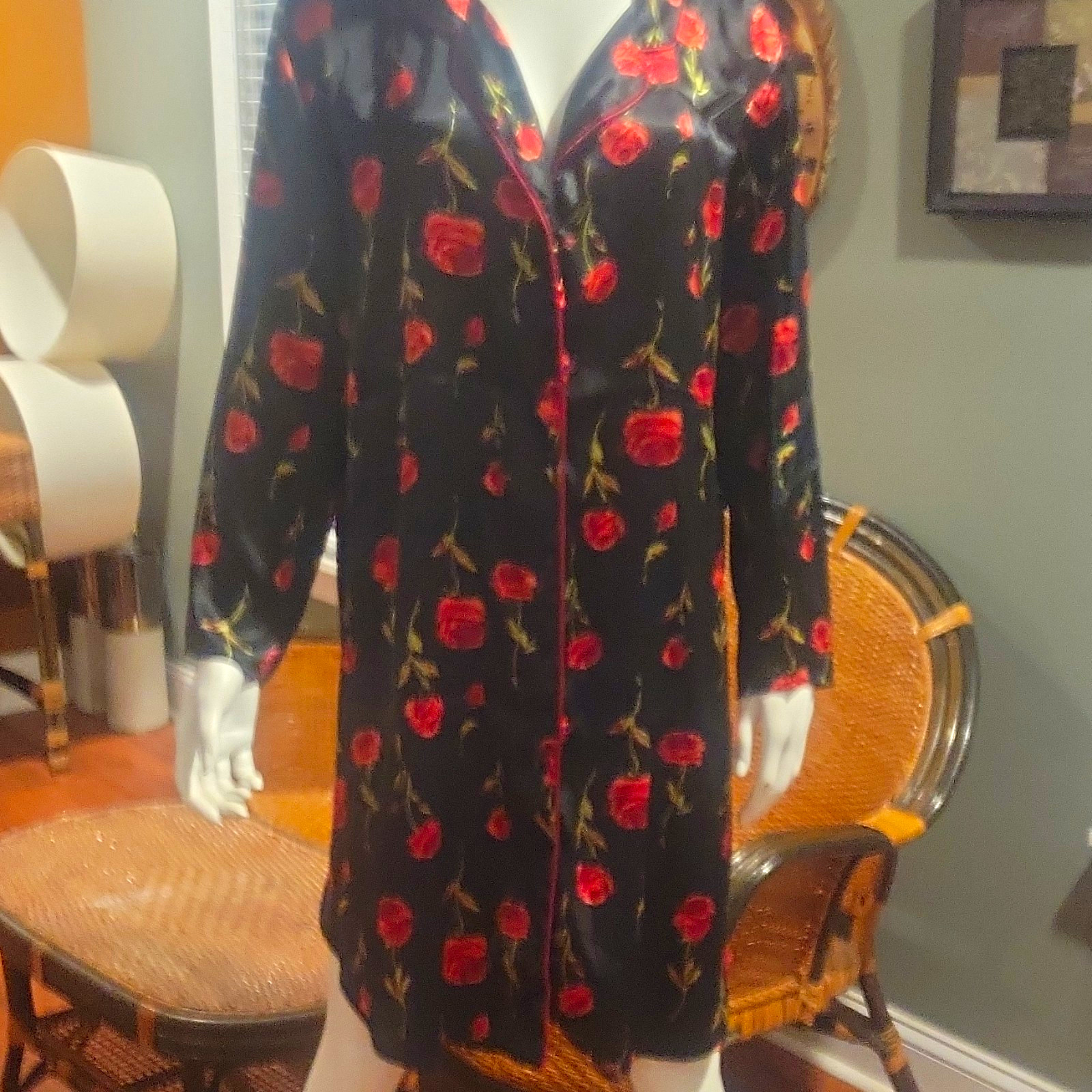 Avenue Body Women’s 18 Black/Red/Green Floral Rose Satin Button Nightshirt