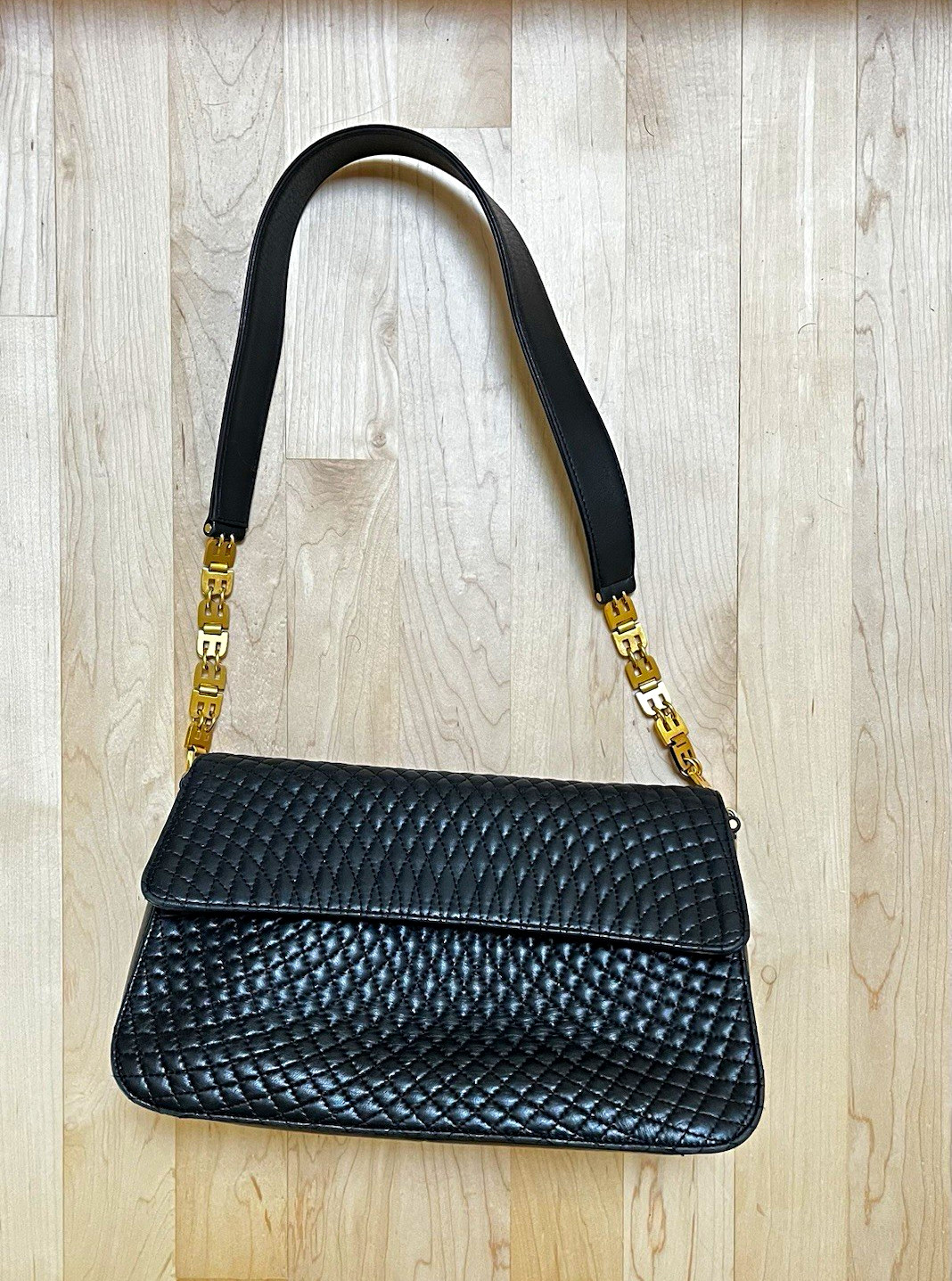 Bally Black Quilted Leather Shoulder Bag Gold Logo Chain Strap Magnetic