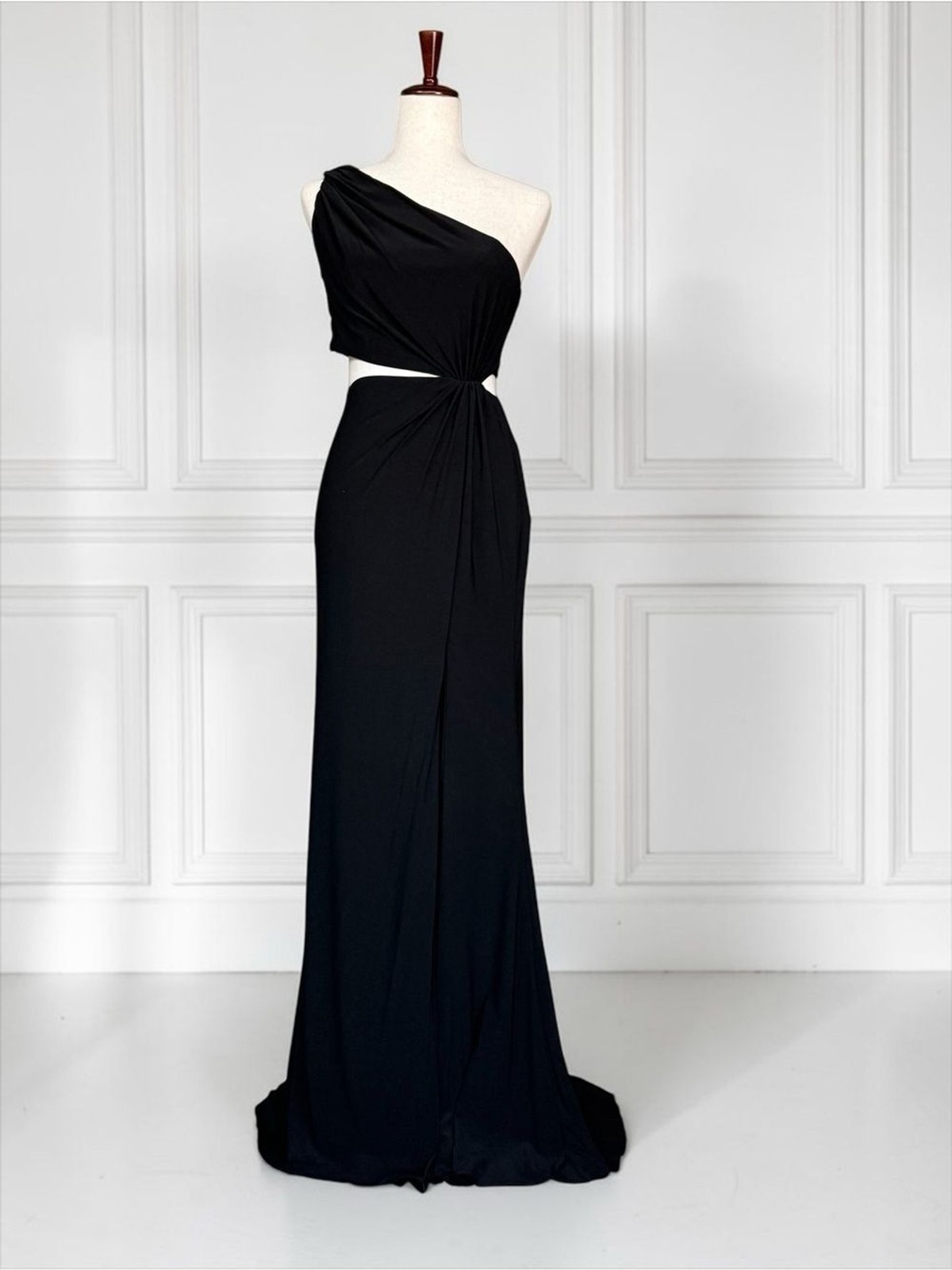 NWT Ieena for Mac Duggal Black One Shoulder Cutout Gown Size 2 MRP $258