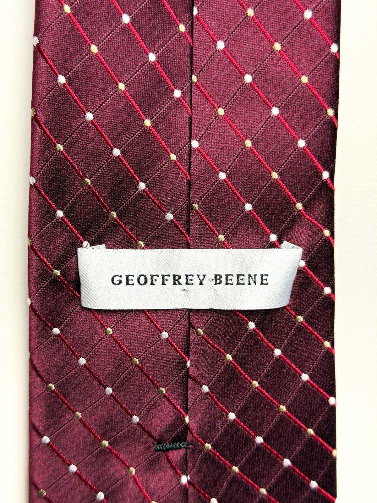 Geoffrey Beene Men\'s Classic Woven Geometric Tie Burgundy Red Gold 100% Silk