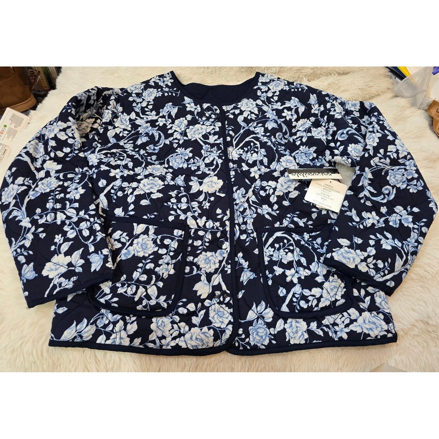 NWT Onque Casual Reversible Quilted Floral Jacket Size Medium Navy Blue