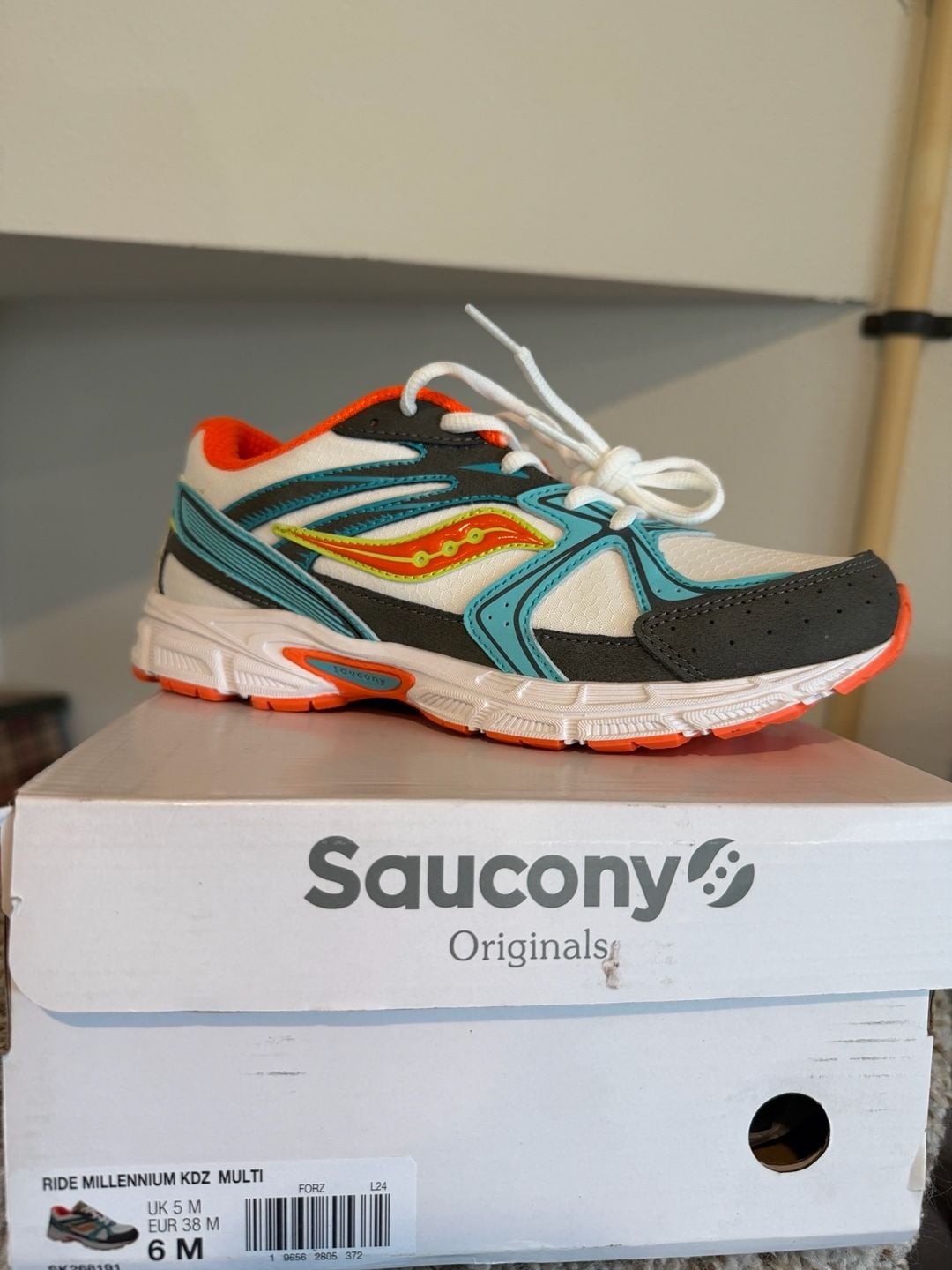 Saucony Ride Millennium KDZ Size 6M Multi