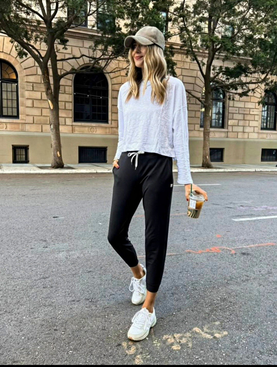 Vuori Performance Jogger Pants 