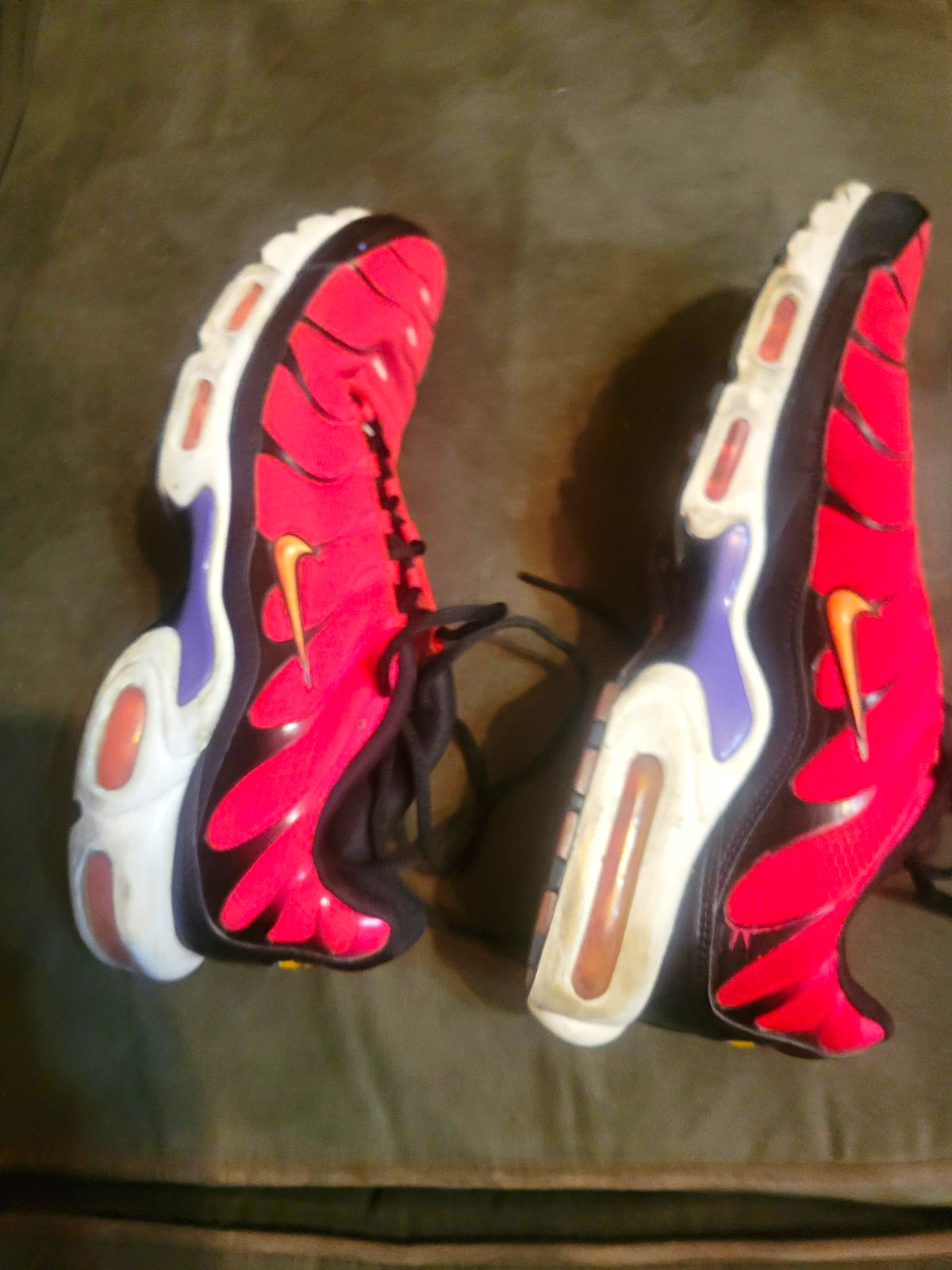 Nike Air Max+ Men\'s Low Top Lace Up Sneakers Red/Black/White Sz 10.5