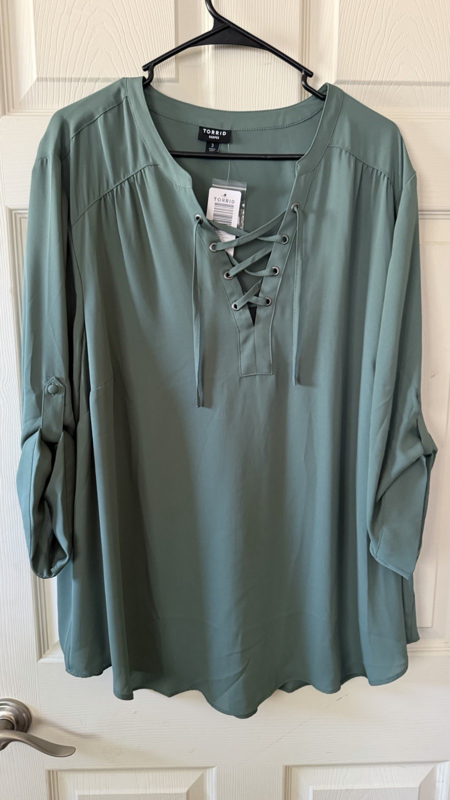 Torrid Women’s Plus 3X Green Solid V-Neck 3/4 Roll Tab Lace-Up Blouse
