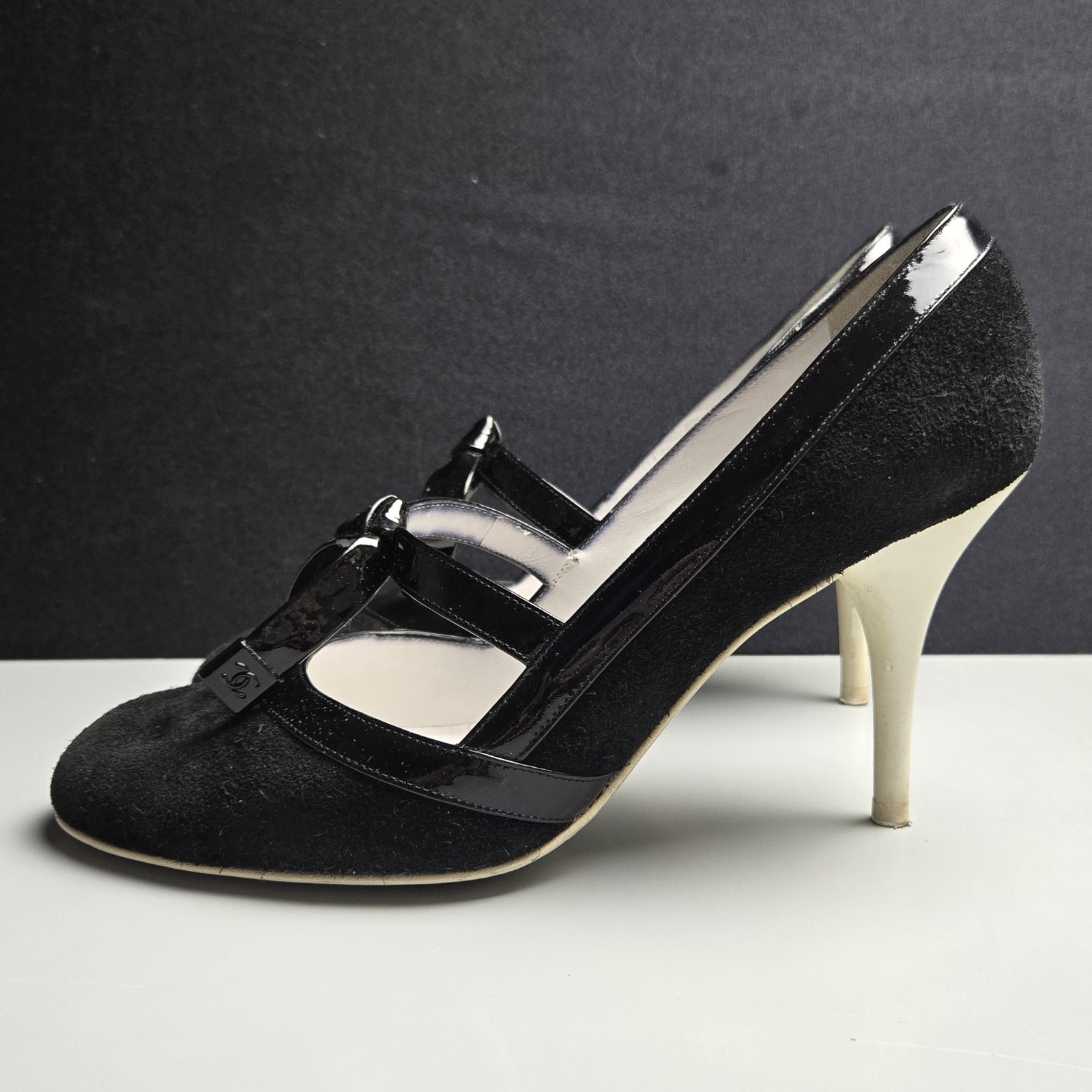 CHANEL Black Suede Patent Crisscross Mary Jane Pumps Ivory Heel CC Italy 38.5