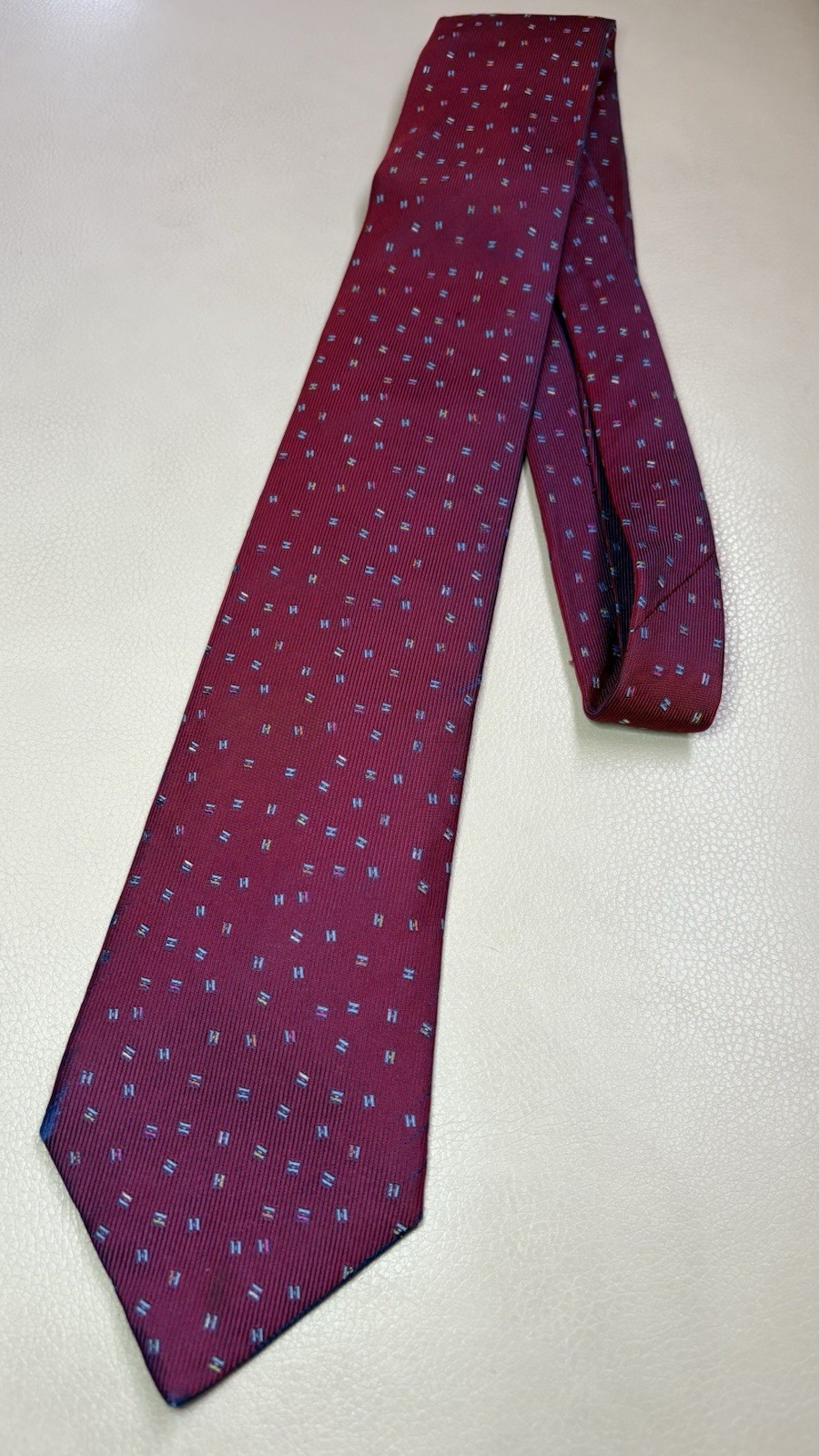 Authentic HERMES Faconné H Woven Silk Tie Burgundy Maroon TIE Made in France #25