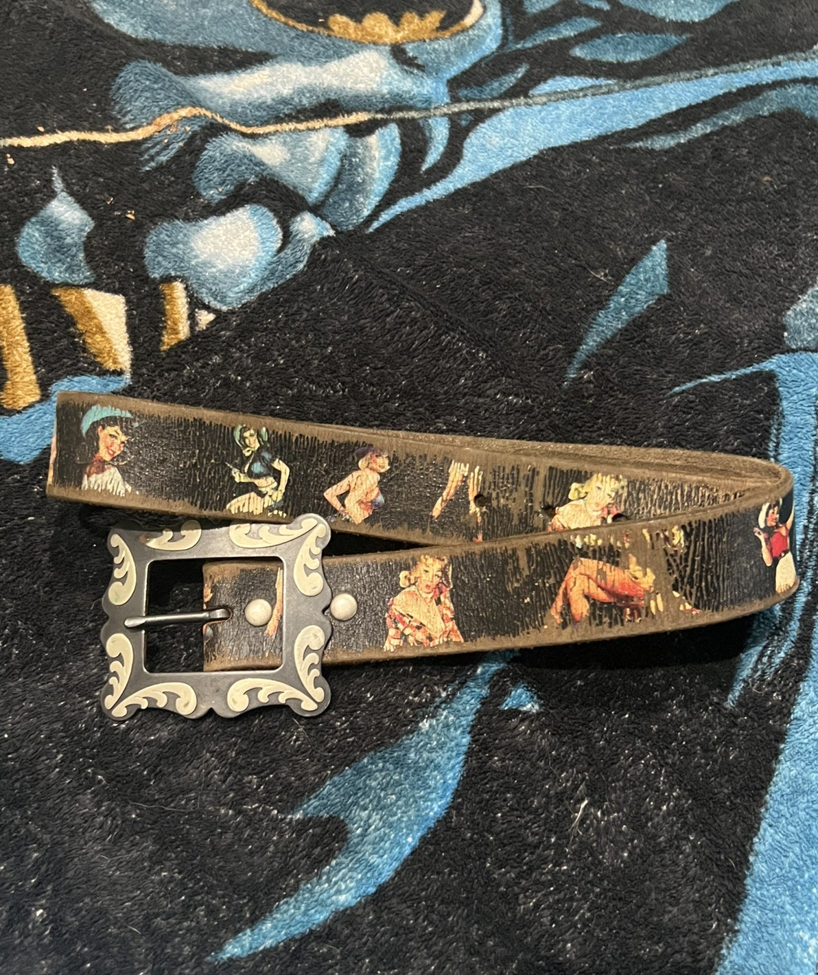 RARE Vintage Cowboy Decor Cow Girl Graphic Leather Western Belt W Antique Buckle