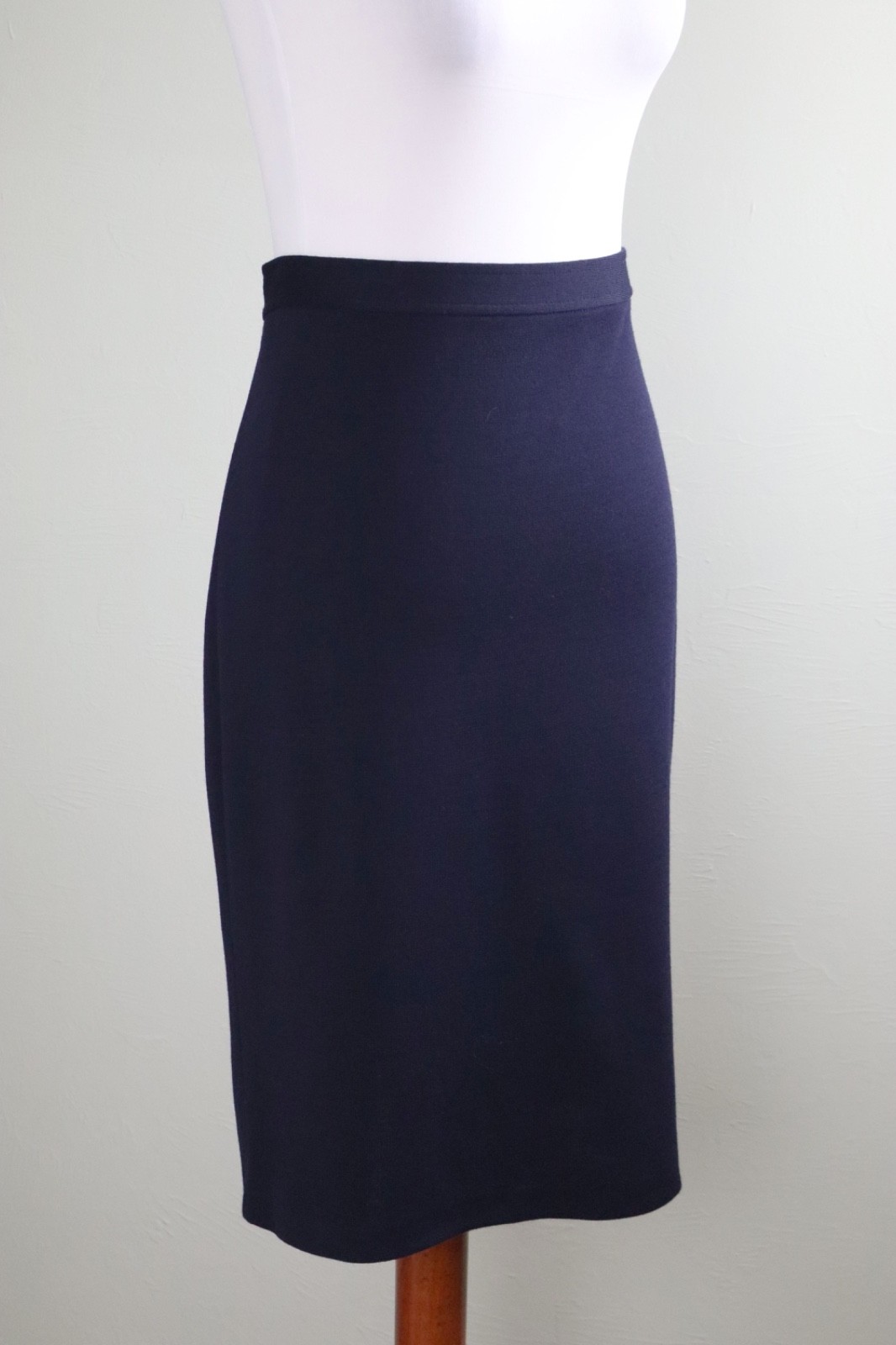 ST. JOHN CAVIAR COLLECTION NWT $395 Navy Wool Milano Knit Pencil Skirt Size 6