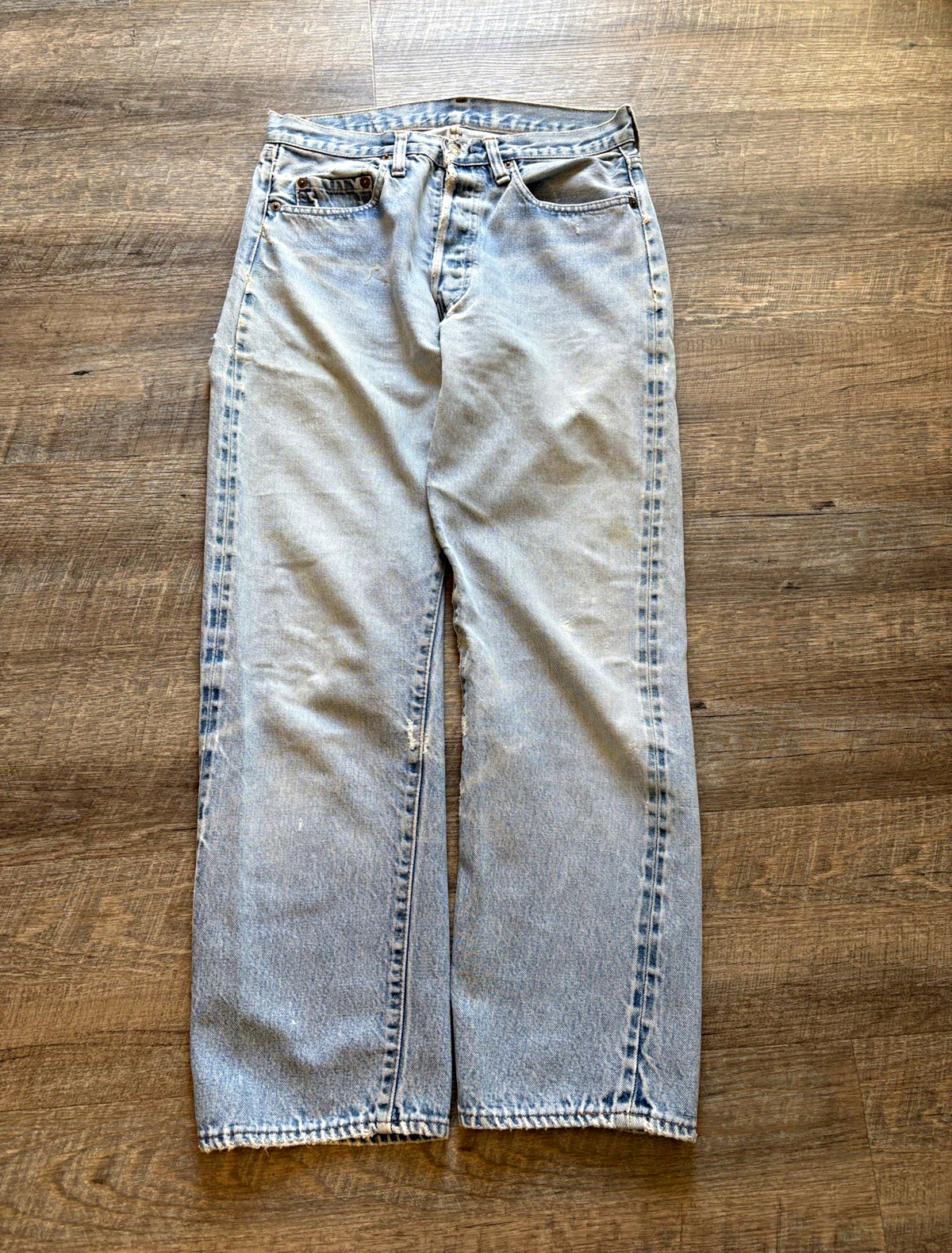 Levi\'s 501 Men\'s Light Wash Blue Denim Straight Jeans 30x31 Button Fly