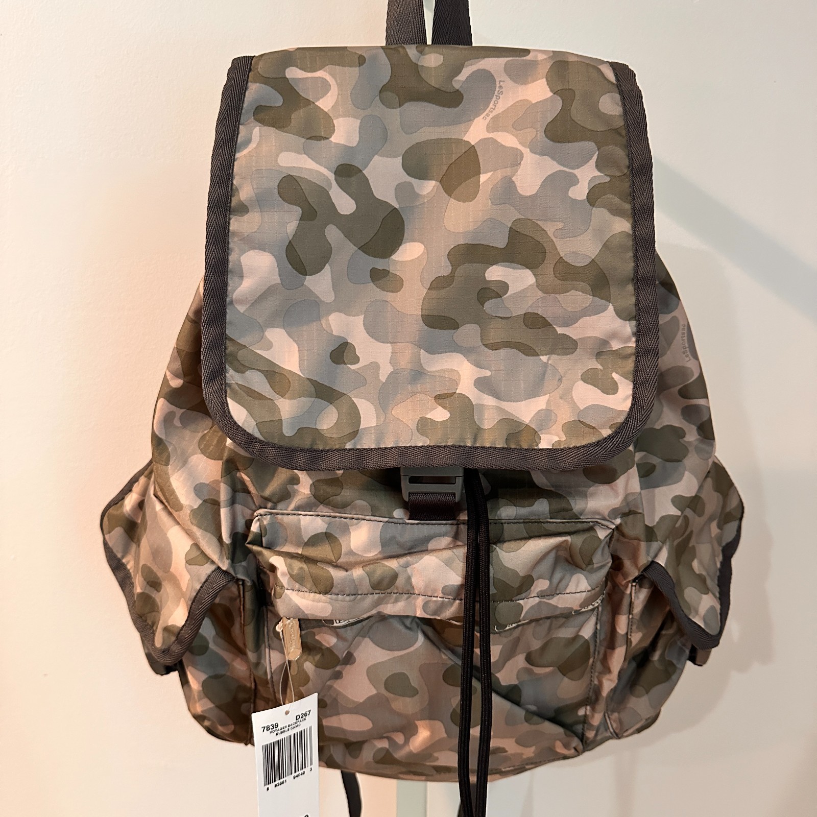 NWT le sportsac Voyager Backpack Camo Print Drawstring $120 Retail
