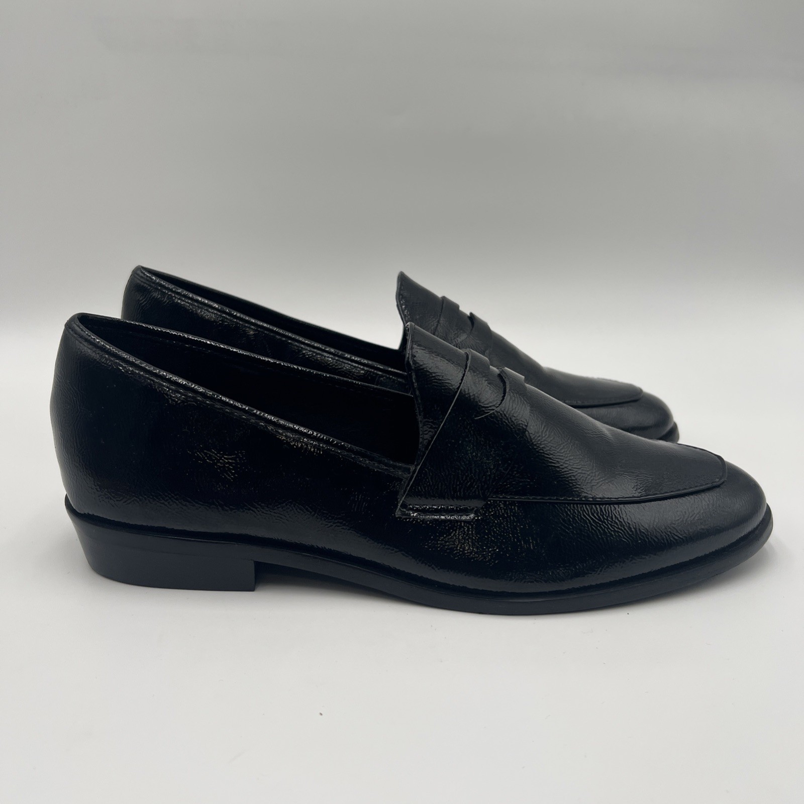 Women’s Saks Fifth Avenue maire Black Patent Loafers Size 11
