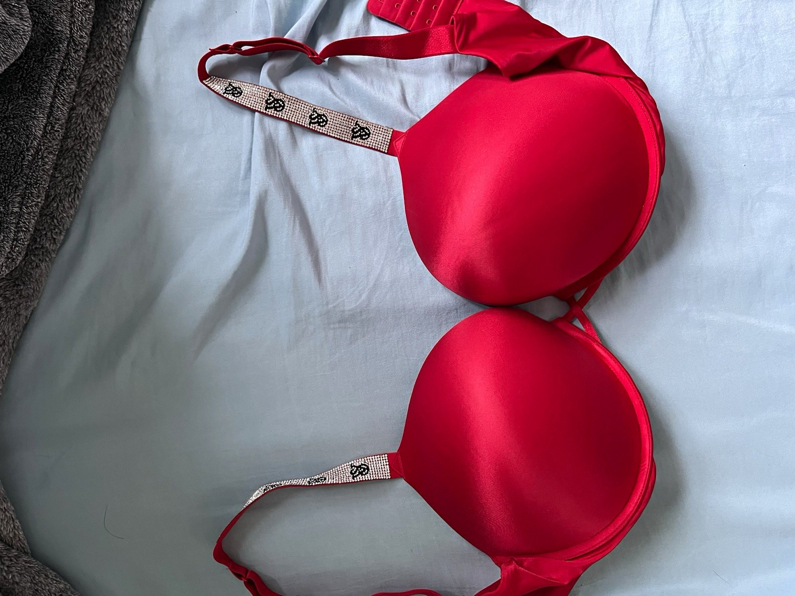 NWOT RARE Victoria’s Secret Bombshell red bra 38DD