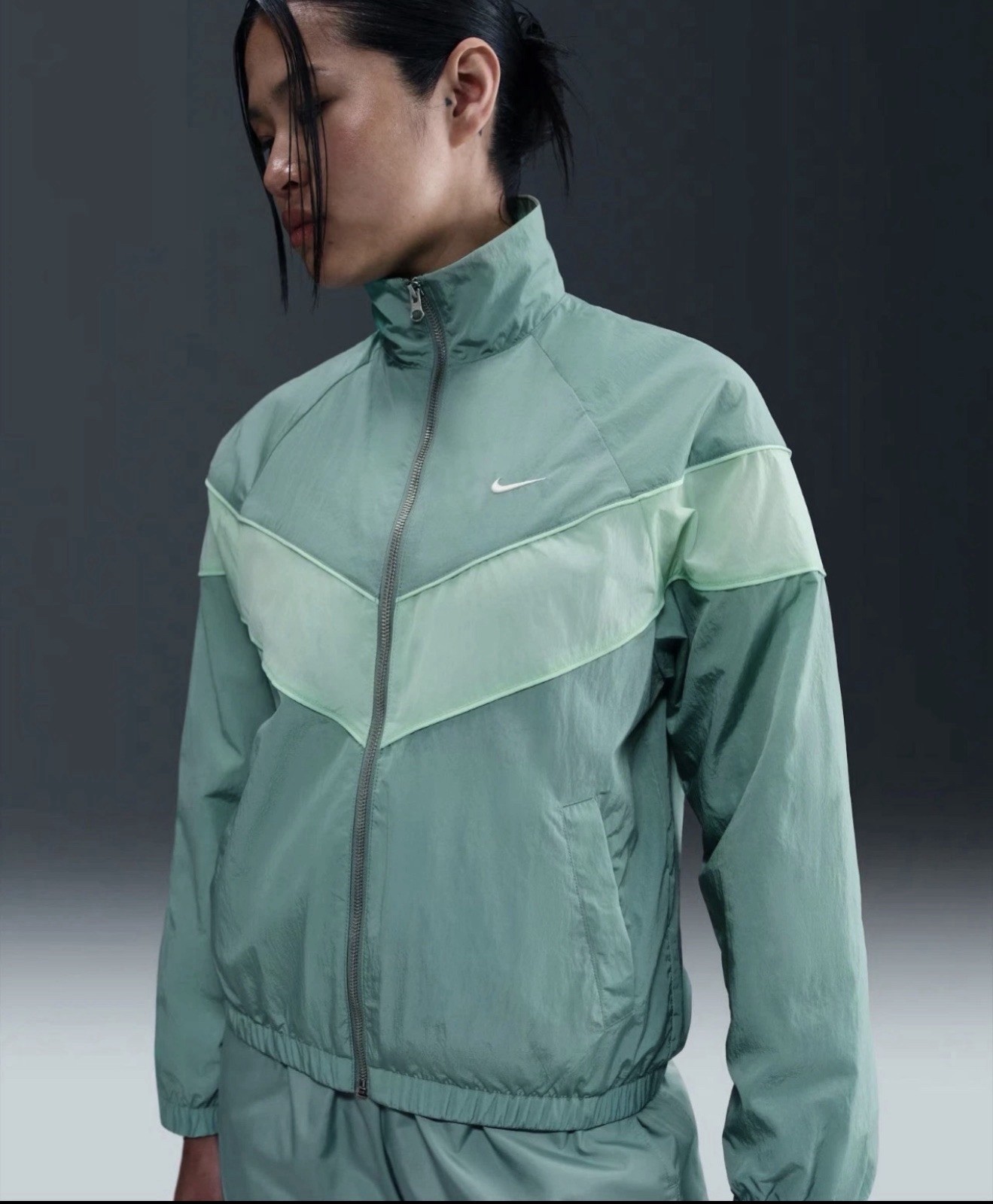 $115 NWT Nike Windrunner Loose UV Woven Full-Zip Jacket in Cannon Mint Foam XXL