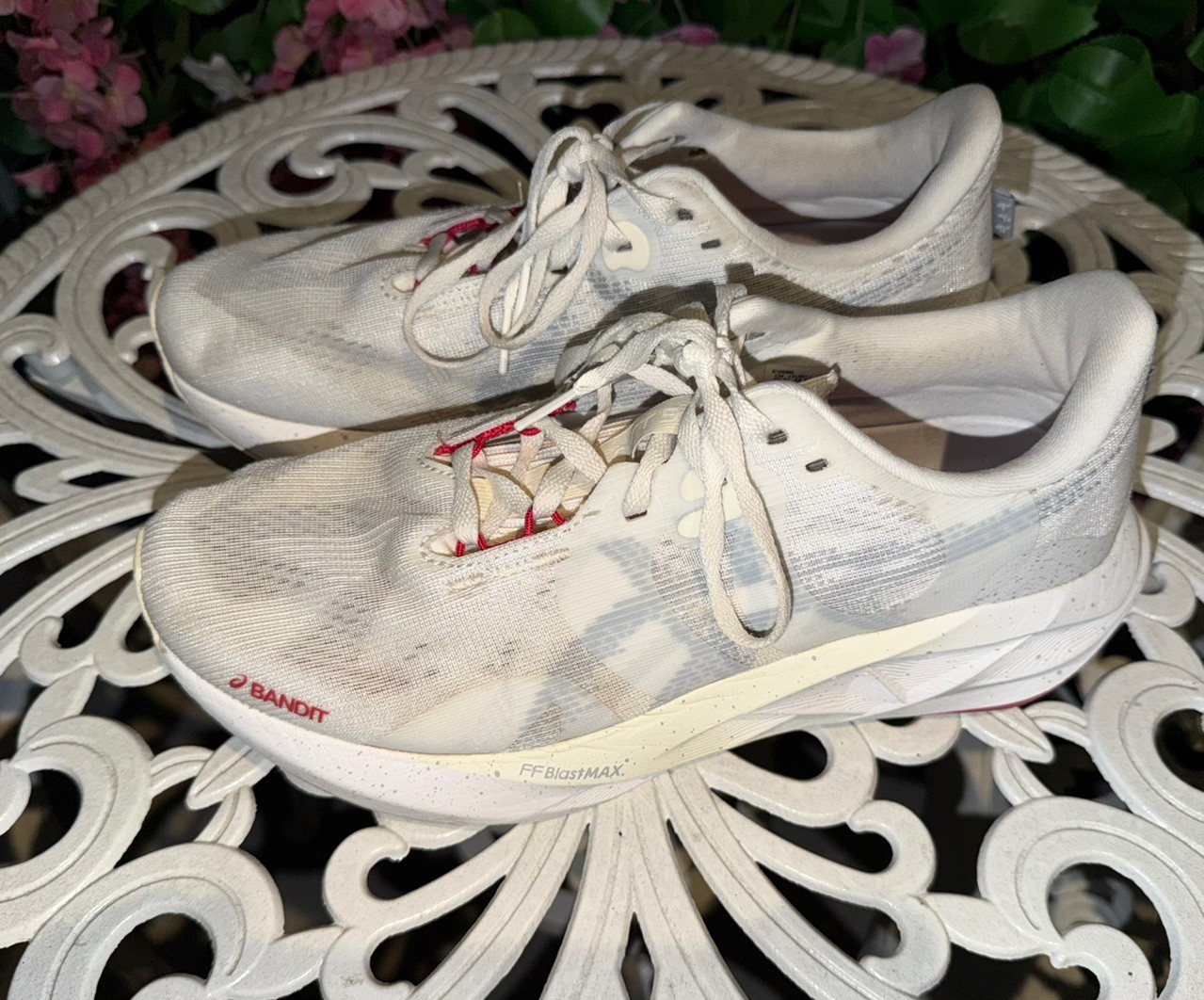 ASICS Bandit x Novablast 5 Running Shoes White/Gray/Red Men’s size 10 1/2
