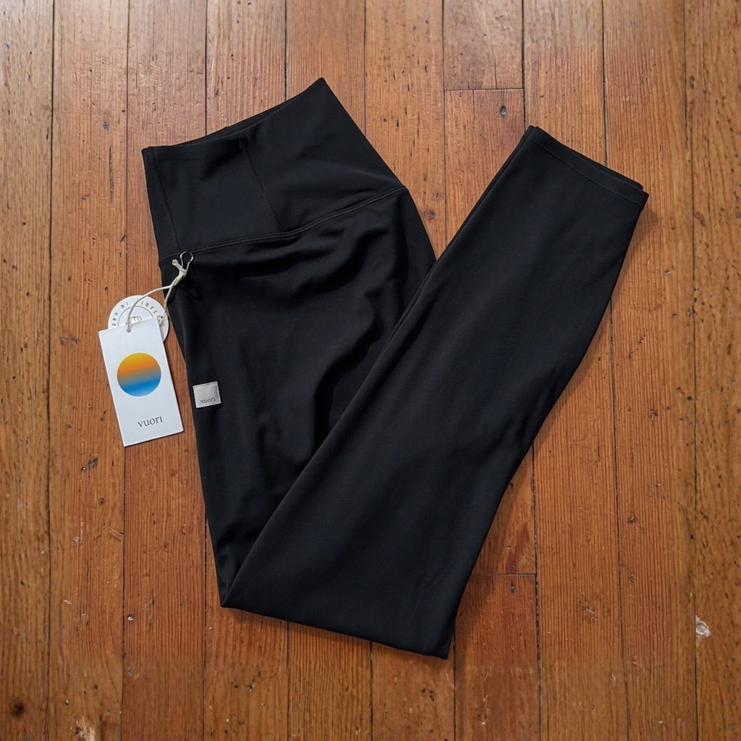 NWT Vuori Women's AllTheFeels Legging - Regular - Black