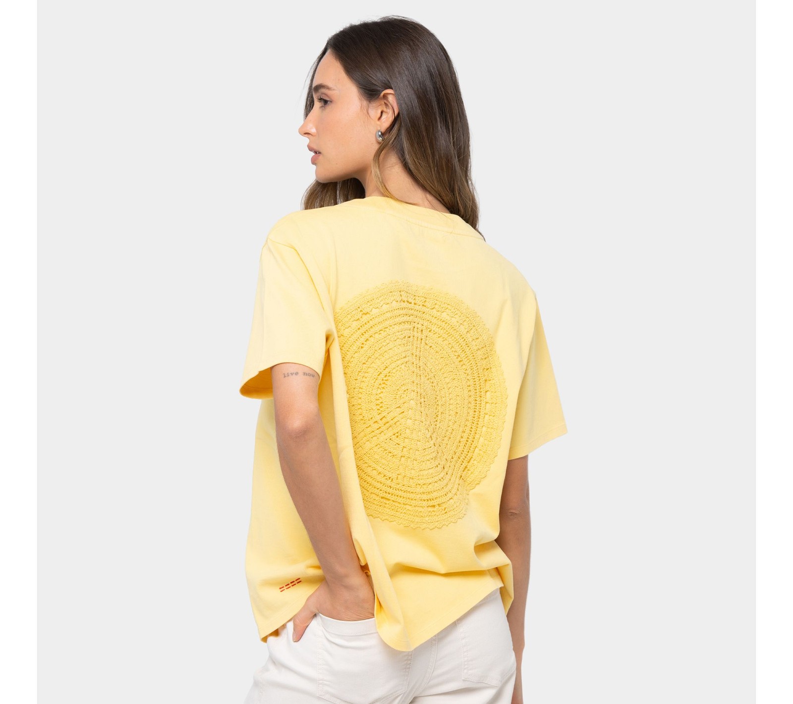 Peace Love World Cotton Wide Crew with Embroidered Motif Tee Happy Yellow M New