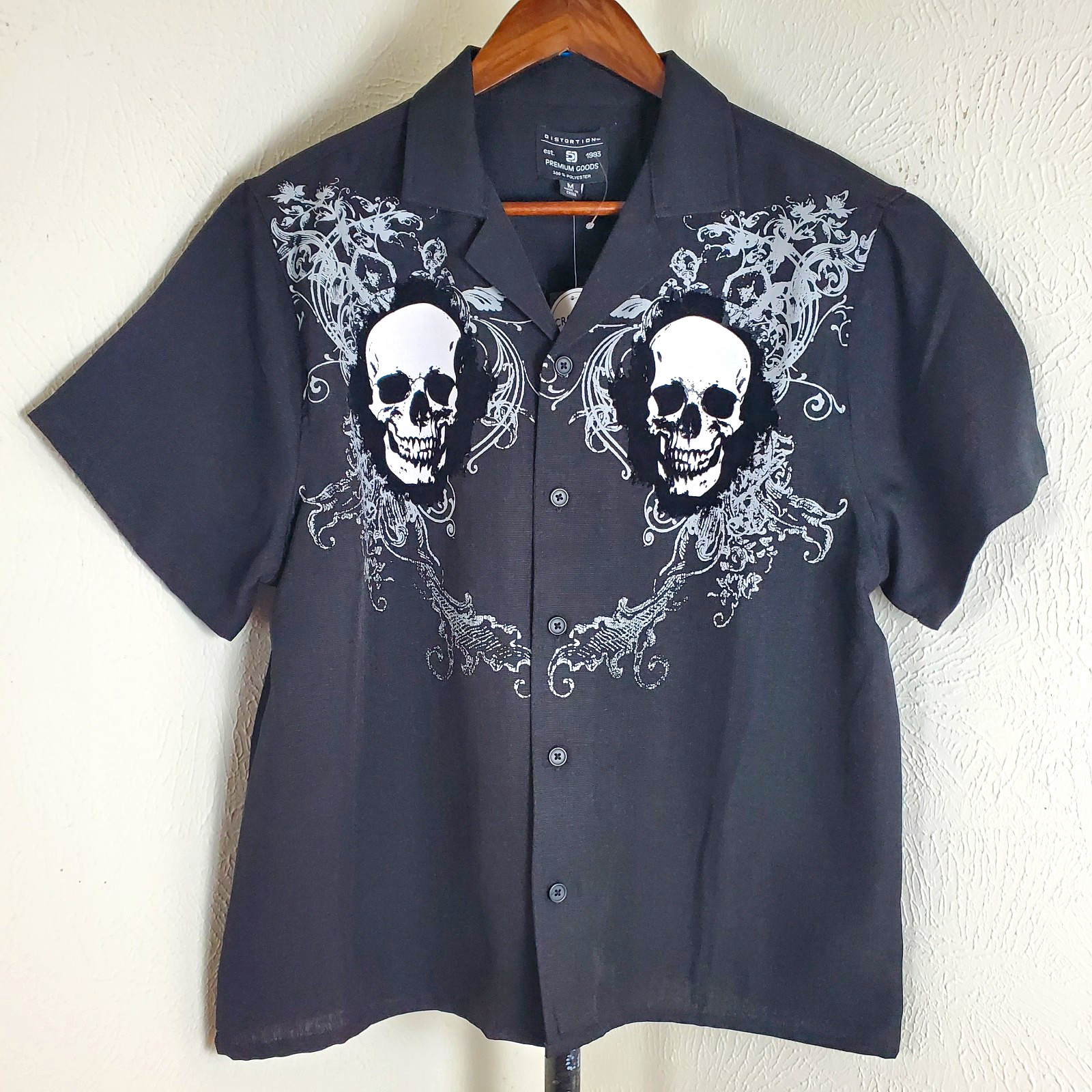 Distortion Premium Goods Button-Up Short Sleeve Men\'s Skull Shirt  Size M