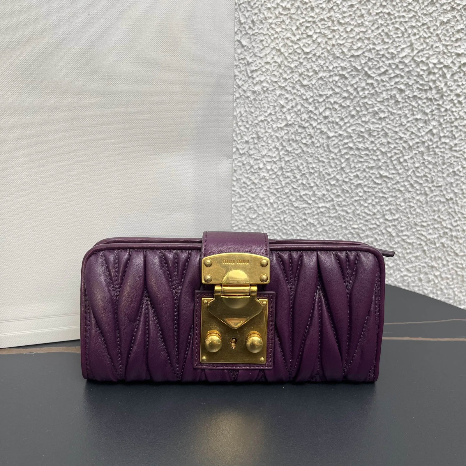 Miu Miu Pre-Owned Authentic Wallet Free Tracked Shipping