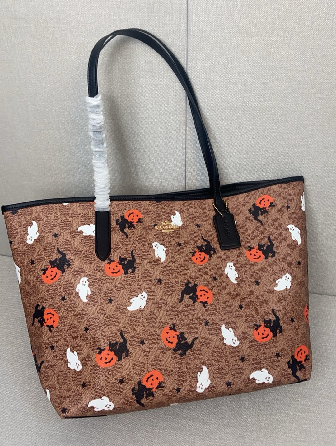 New With Tags CW450 City Tote Bag Signature Canvas Pumpkin Halloween Holiday