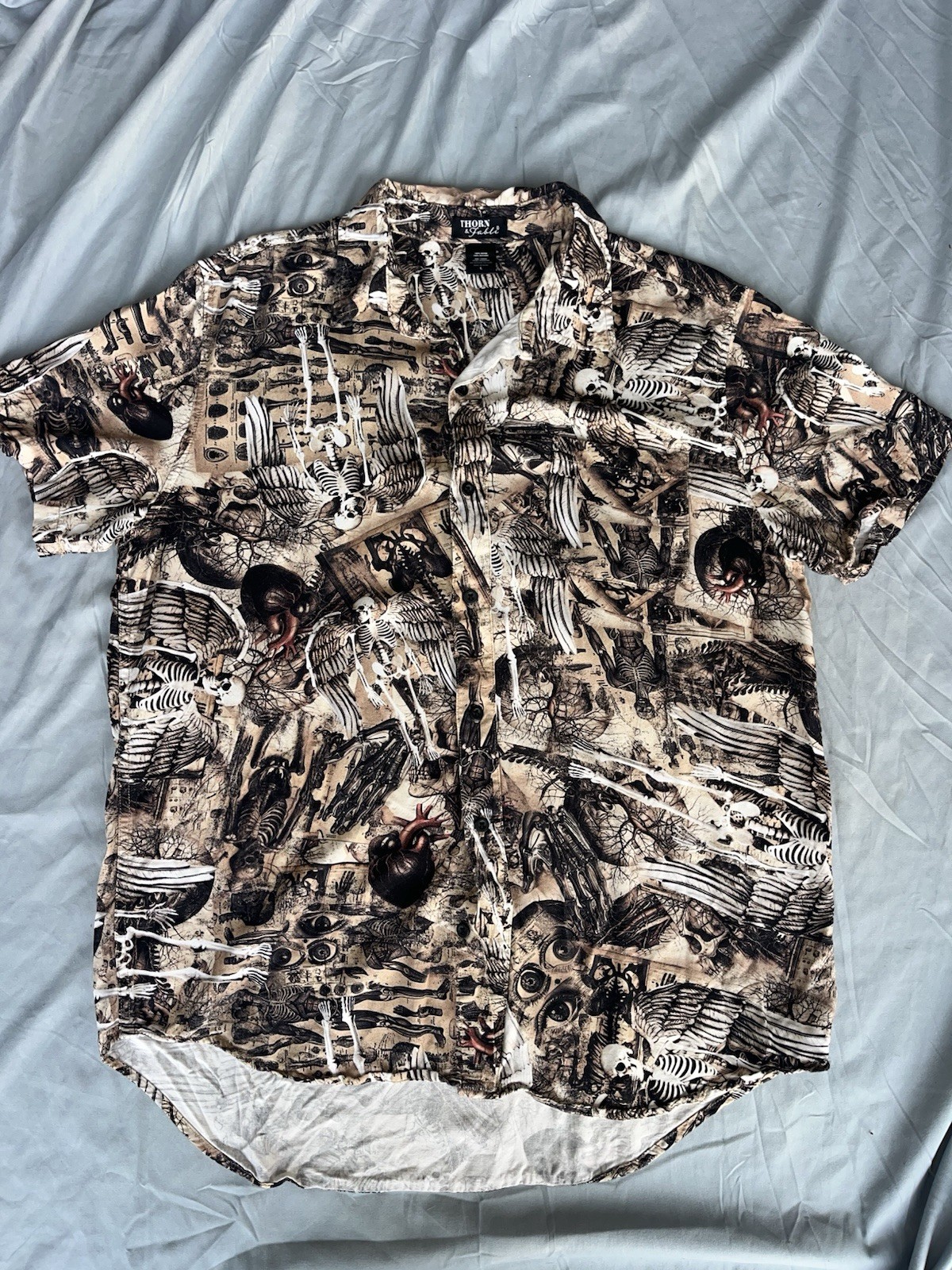 Thorn & Fable Men\'s Human Anatomy Camp Shirt Skeletons Hearts Button Up L (#025)