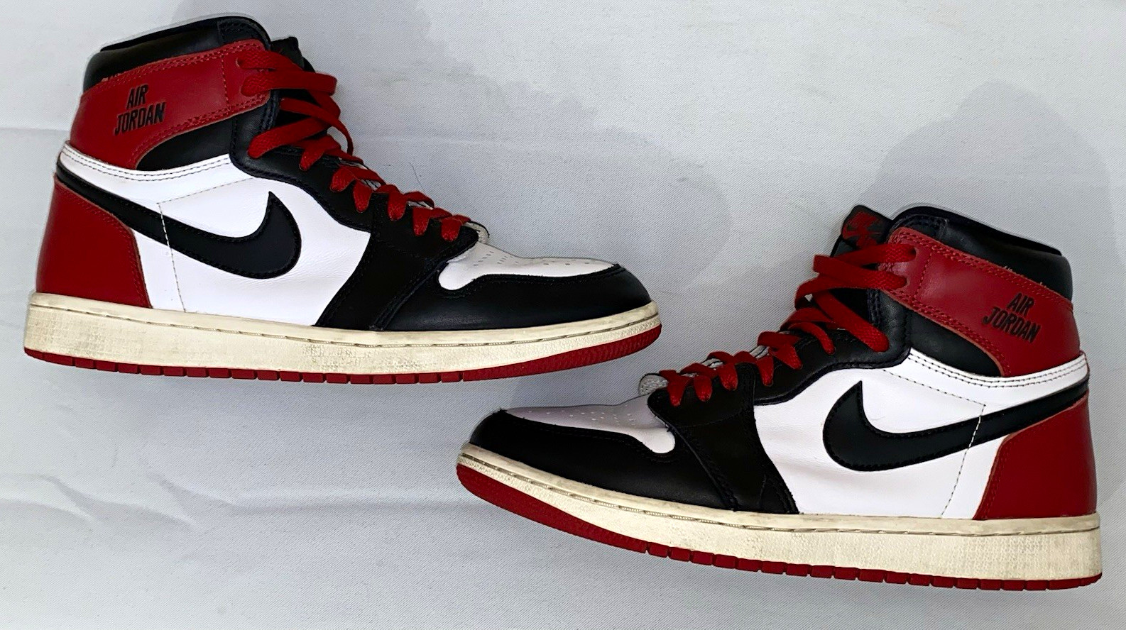 Jordan Air Jordan 1 Retro OG High Black Toe Reimagined Men’s 8.5 DZ5485-106