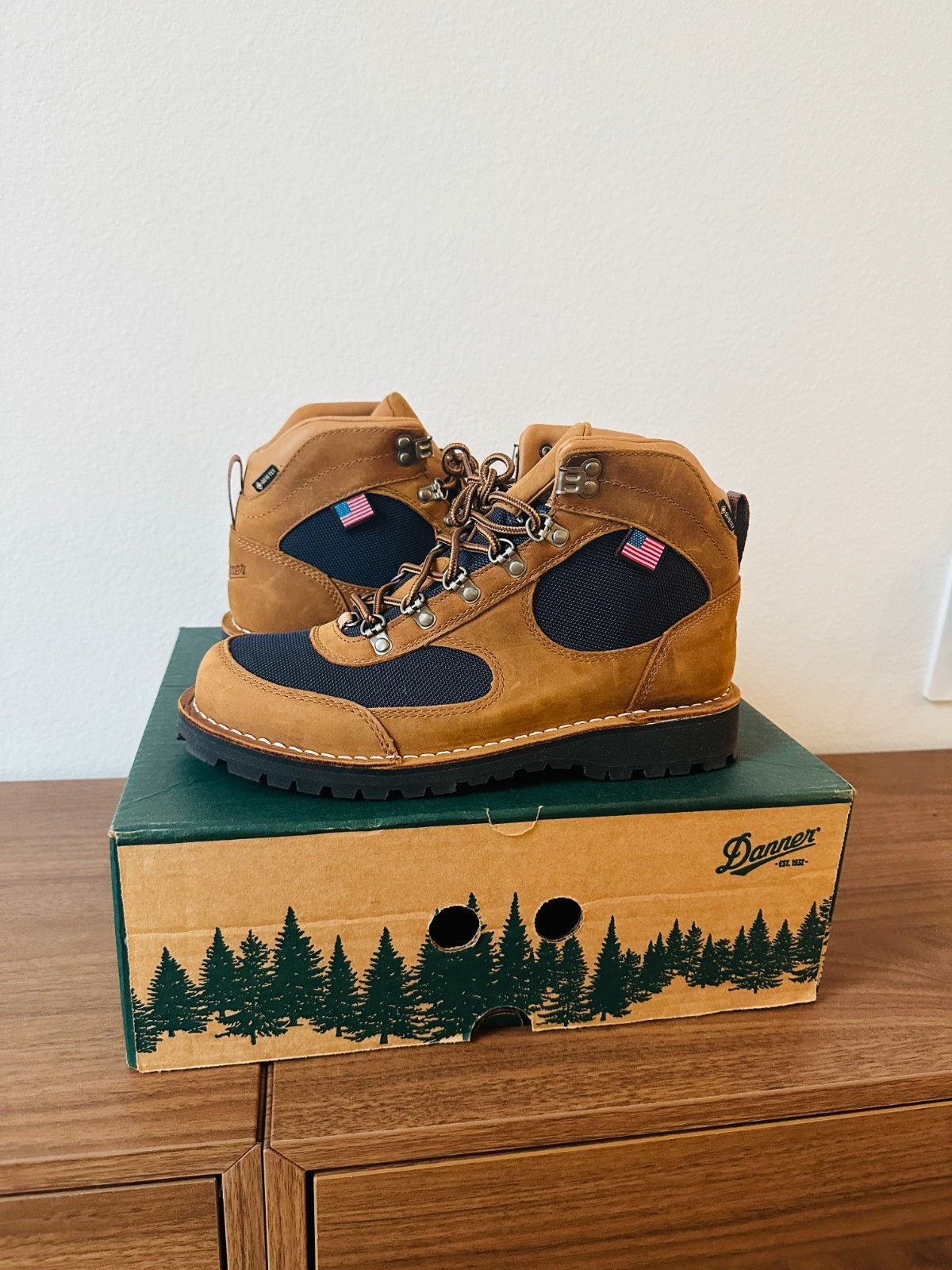 Danner Women’s Cascade Crest 5” GTX Hiking Boots