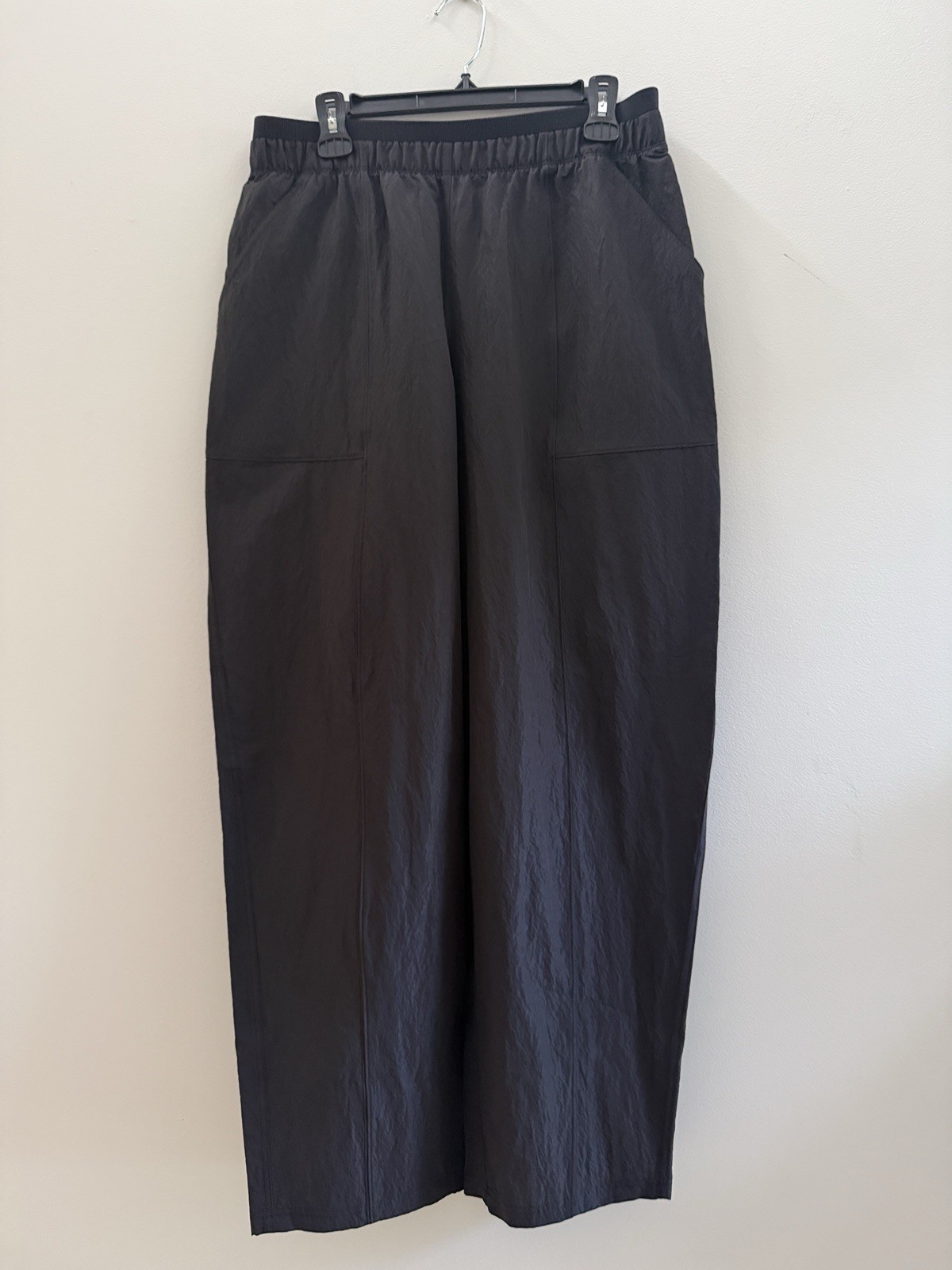 NWOT LULULEMON Crinkle Nylon Mid-Rise Barrel Leg Pant Pants, Size Large, Black