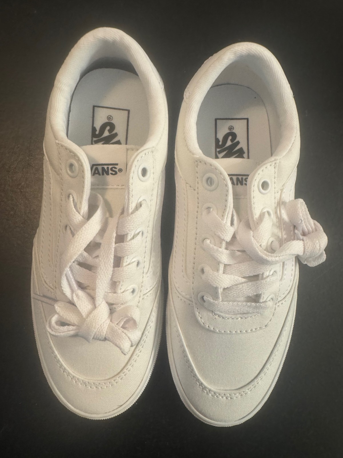 NEW Vans Women\'s White Brooklyn LS Shoe Size 5.5