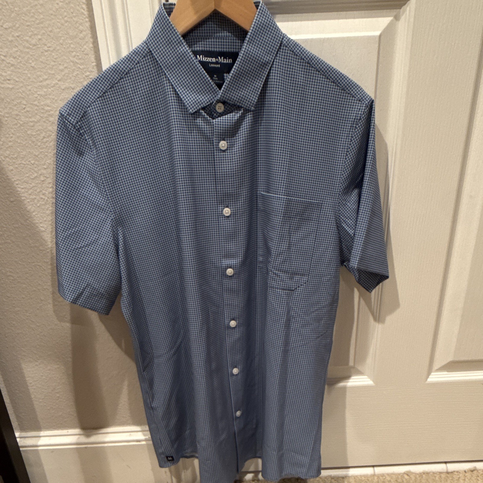 Mizzen+Main Leeward Men\'s Slim Fit Size M Blue/White Geometric Button-Up Shirt