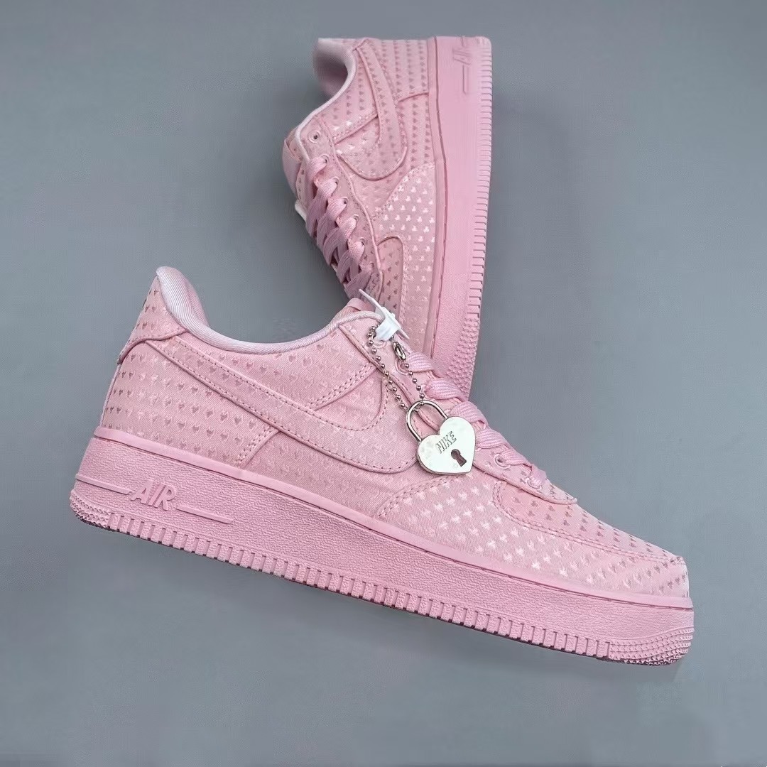 Nike Air Force 1 \