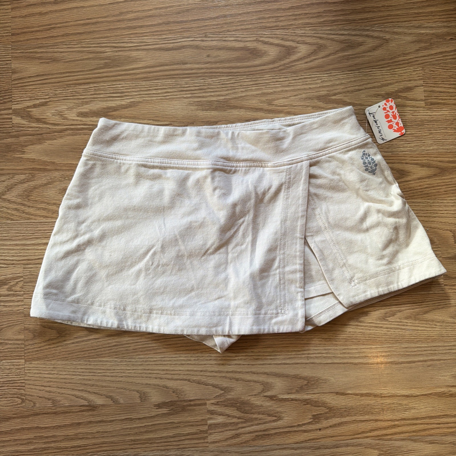 NWT Women’s Free People FP Movement Hot Shot Mini Skort (Medium)
