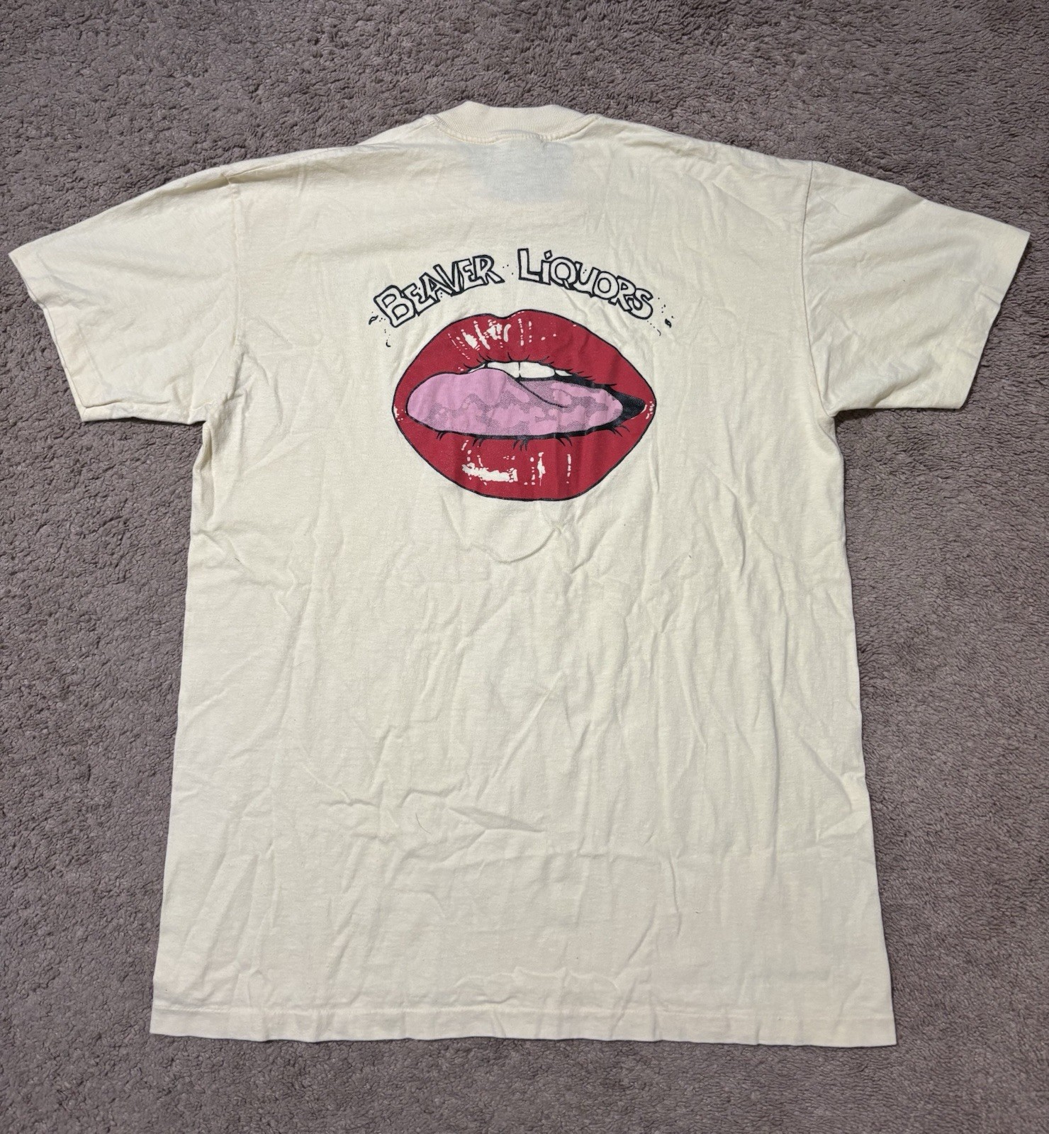 Vintage 1980\'s Beaver Liquors T-Shirt