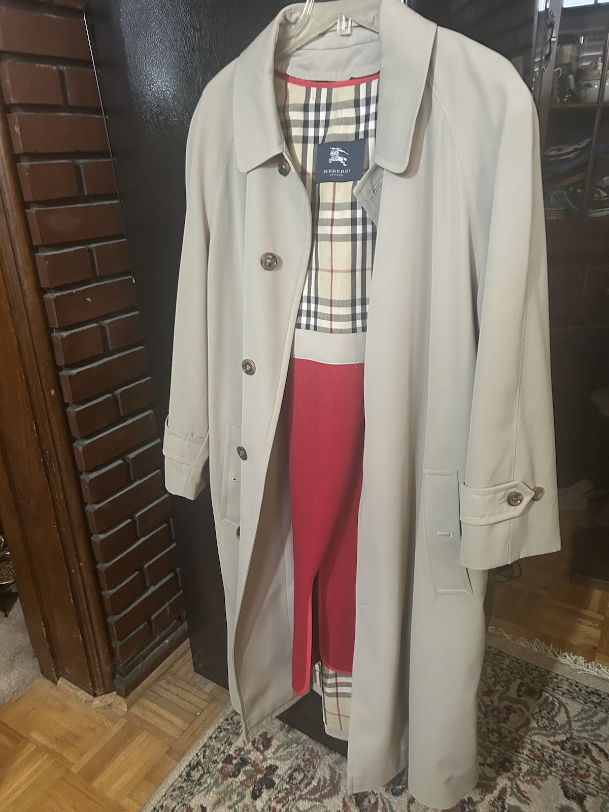 burberry trench coat men, sizer 40 R,  25 years old