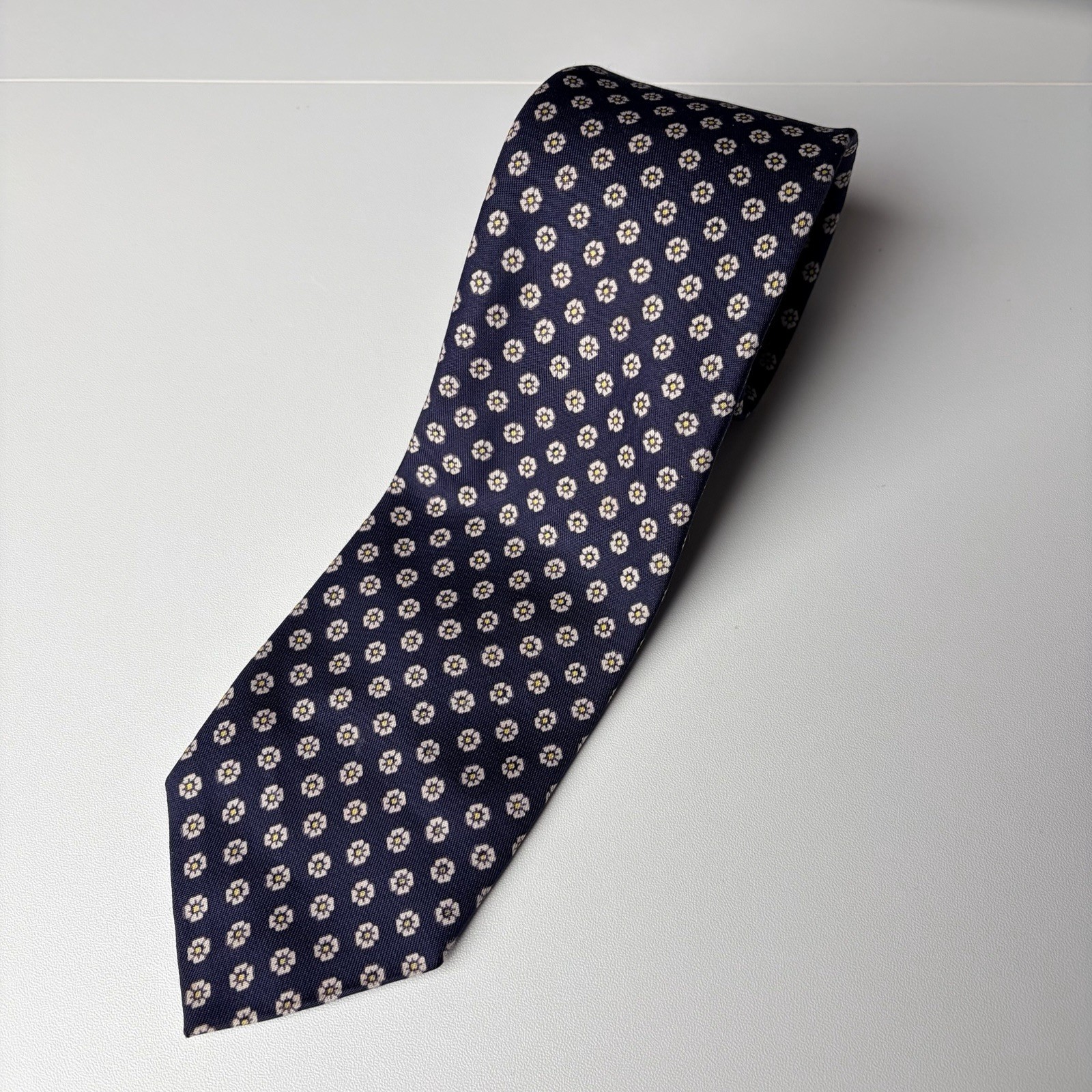 Vintage Robert Talbott San Marino Navy Medallion Silk Tie Hand Sewn England Flaw