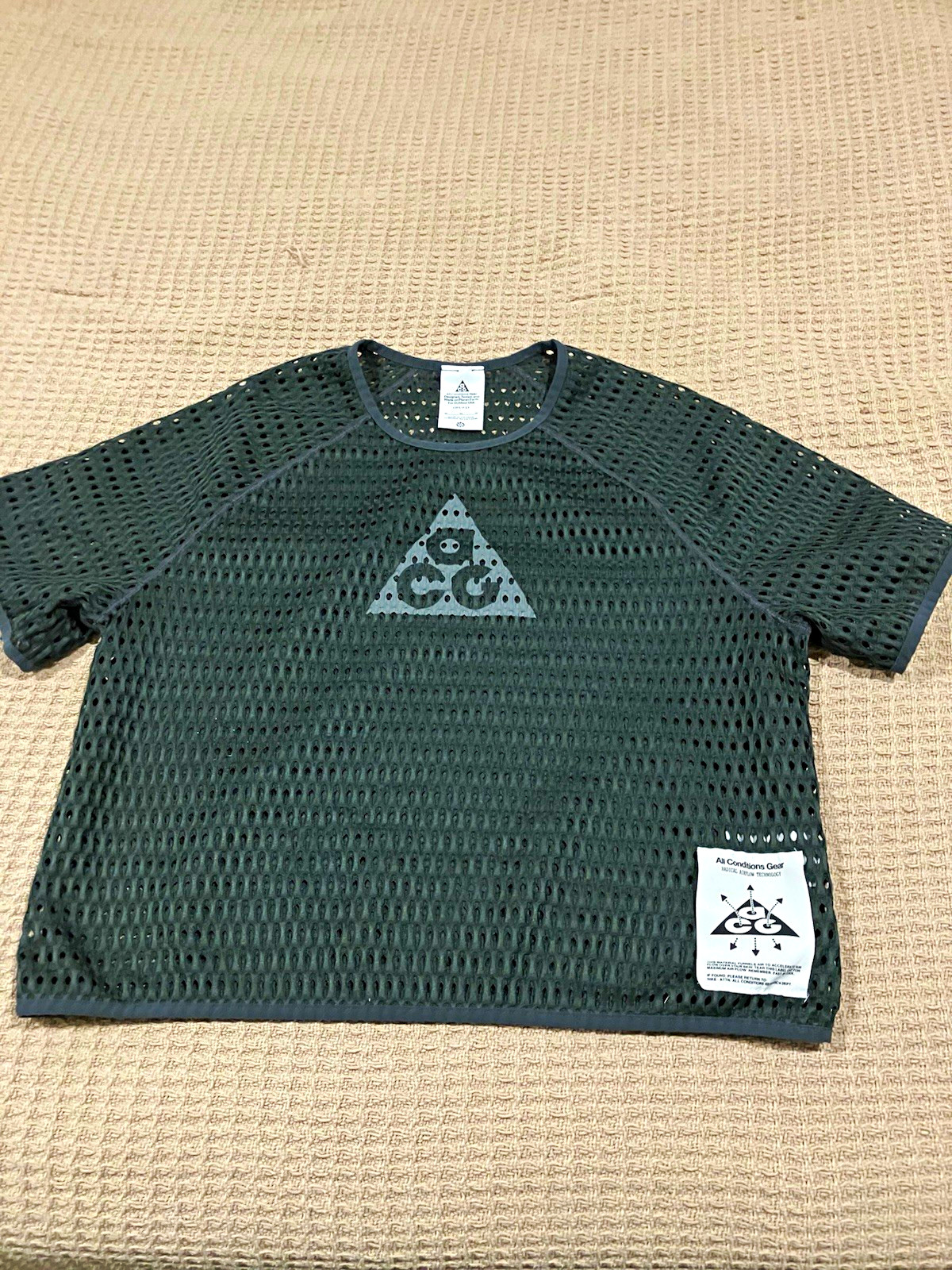 USED- Nike ACG Dri-FIT Radical Airflow Short Sleeve Black-Men\'s M