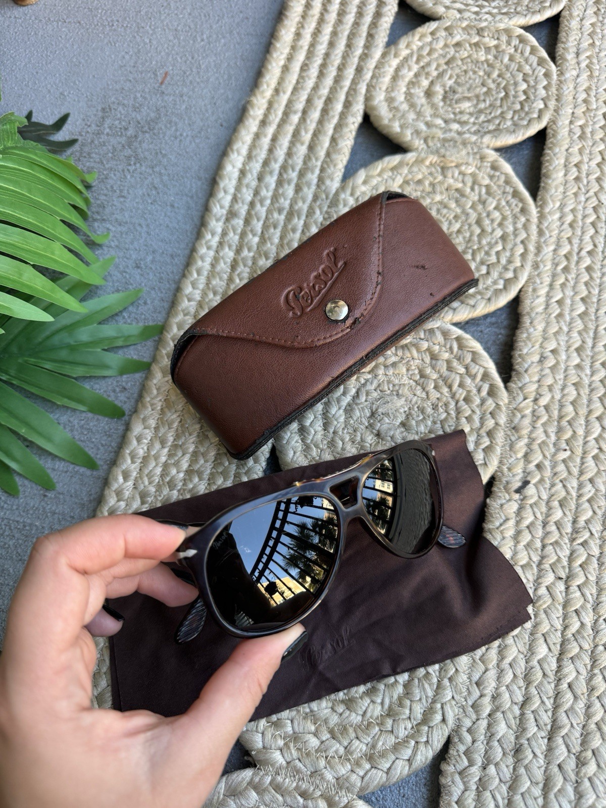 Persol Tortoise Havana Sunglasses Hand Made In Italy w/ Leather Case & Cloth