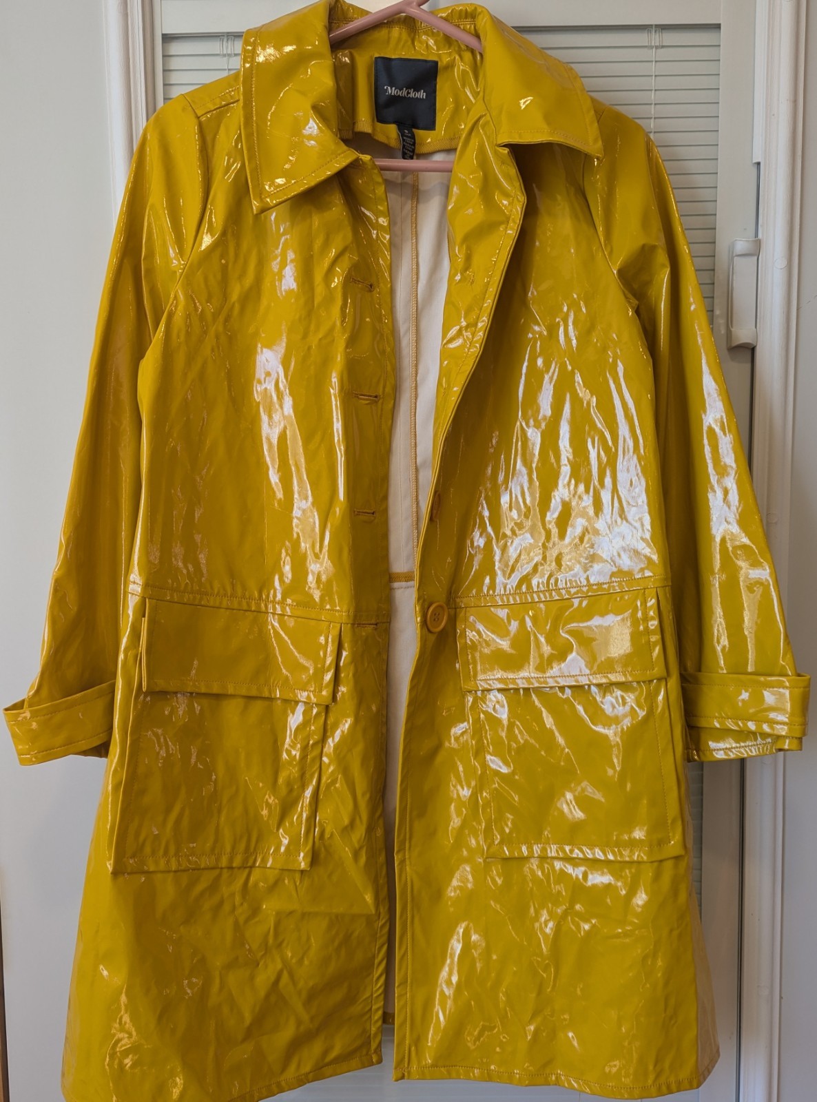 ModCloth Women\'s Yellow Patent Trench Coat Raincoat Small NWT Button Up