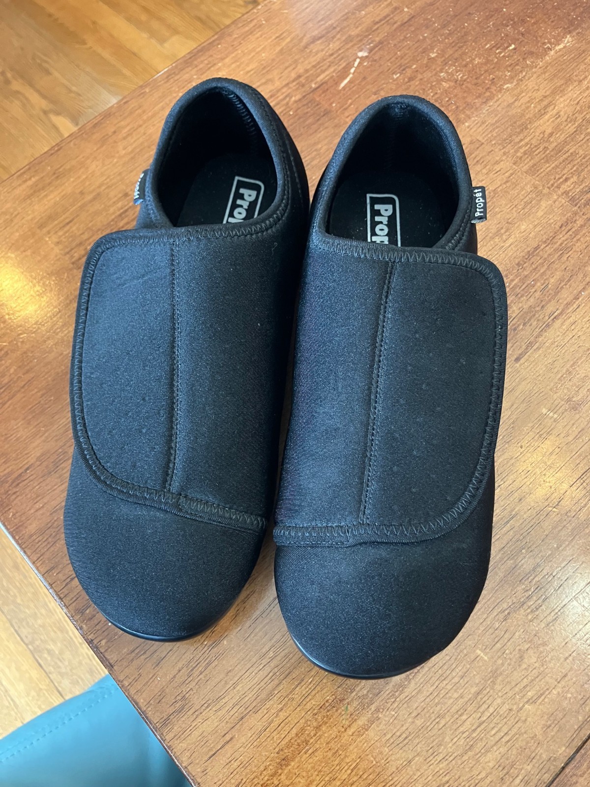 Only worn once Propet Cush n foot women\'s slippers. Black. Size 9.