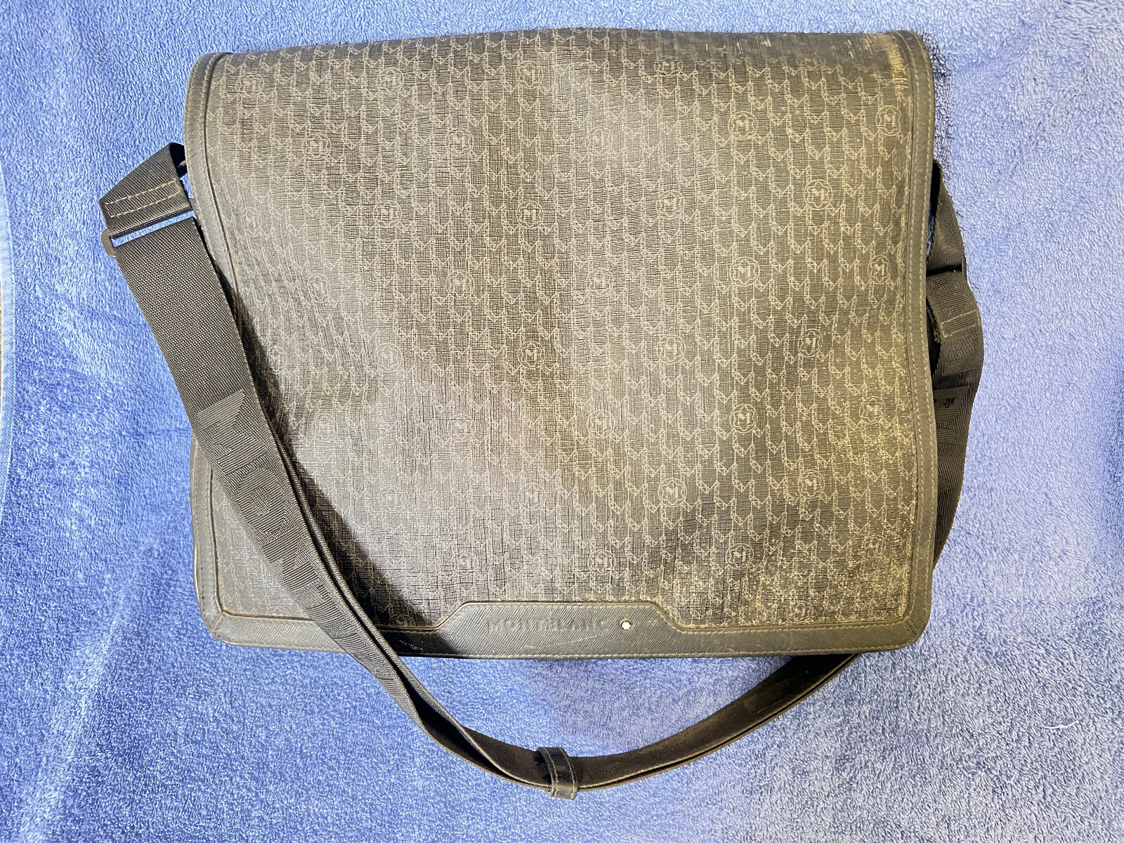 Gently loved - 100% Authentic Montblanc Messenger Bag - *FREE DOMESTIC SHIPPING*