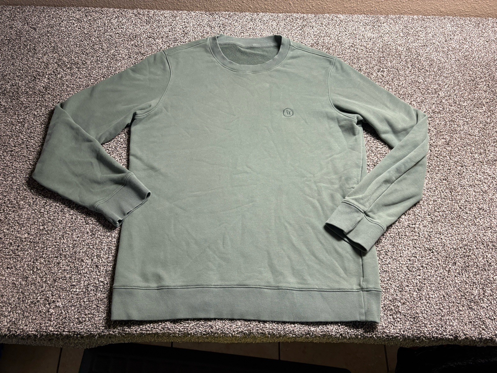 Vuori Cypress Sweatshirt Mens XL Green Crew French Terry Embroidered Logo V255