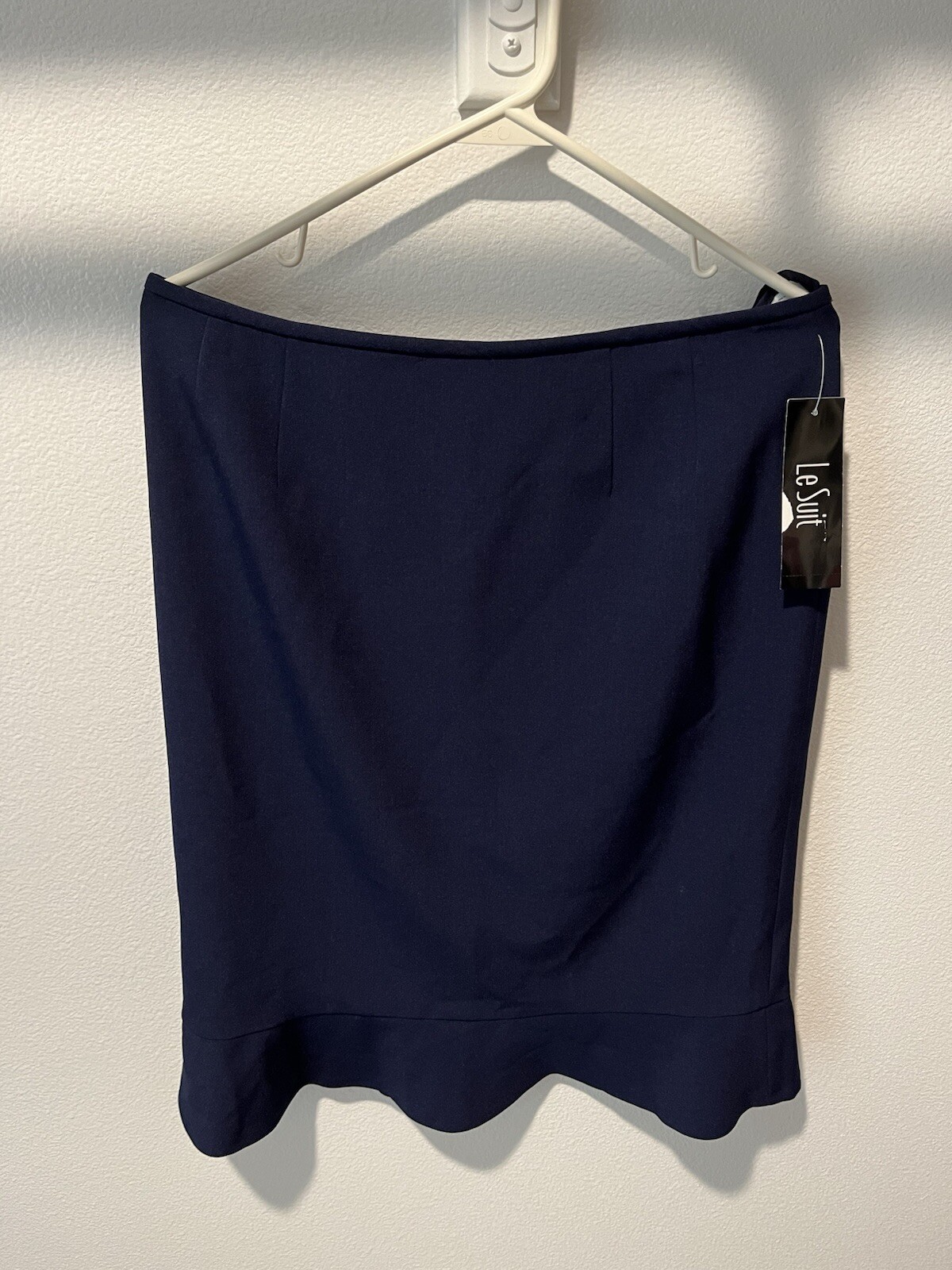 New (NWT) Le Suit Skirt Navy Blue Womens Size 8 - Lined with Back Zipper