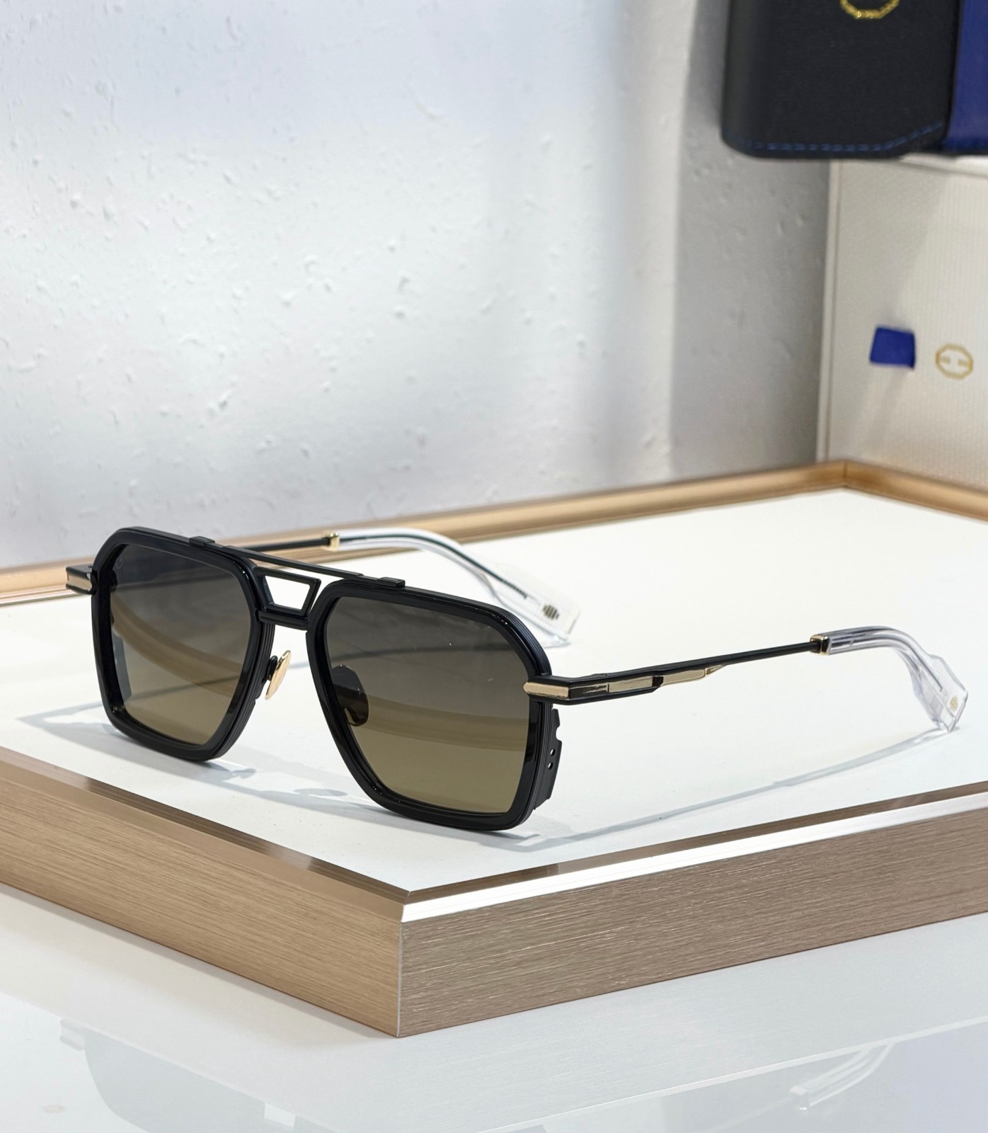 T-HENRI SHADOW Black Aviator Sunglasses Brown Gradient Lens Gold Detail 55-18-14