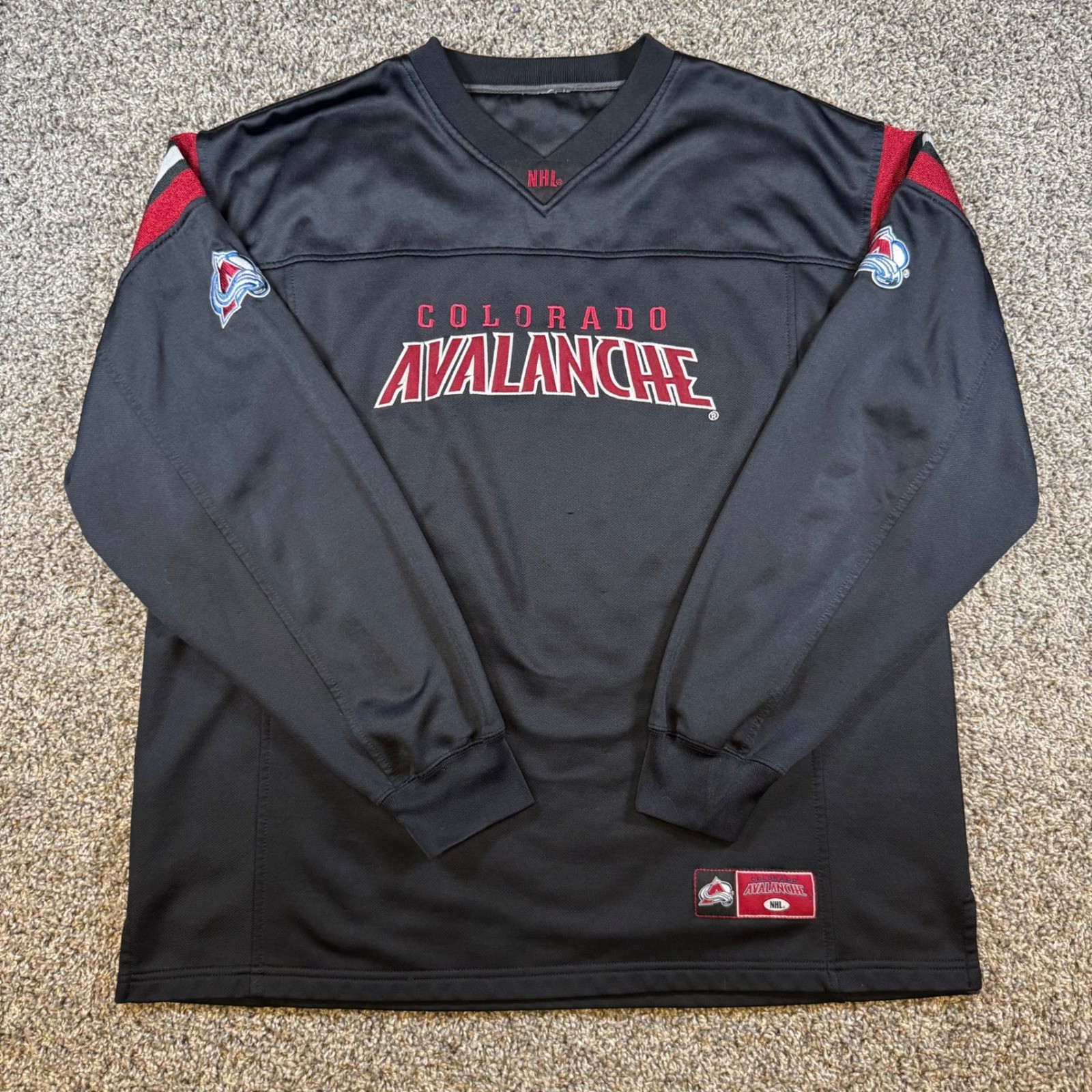 NHL Colorado Avalanche Mens Large Black Long Sleeve Pullover Hockey Jersey Shirt