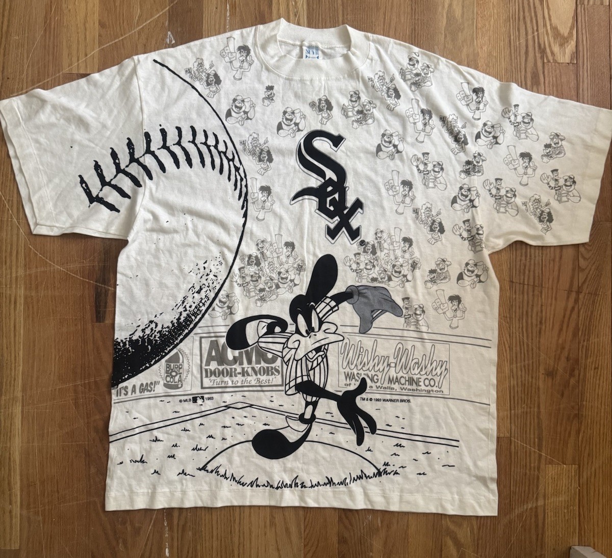 Vtg 1993 Chicago White Sox and Looney Tunes Daffy Duck \