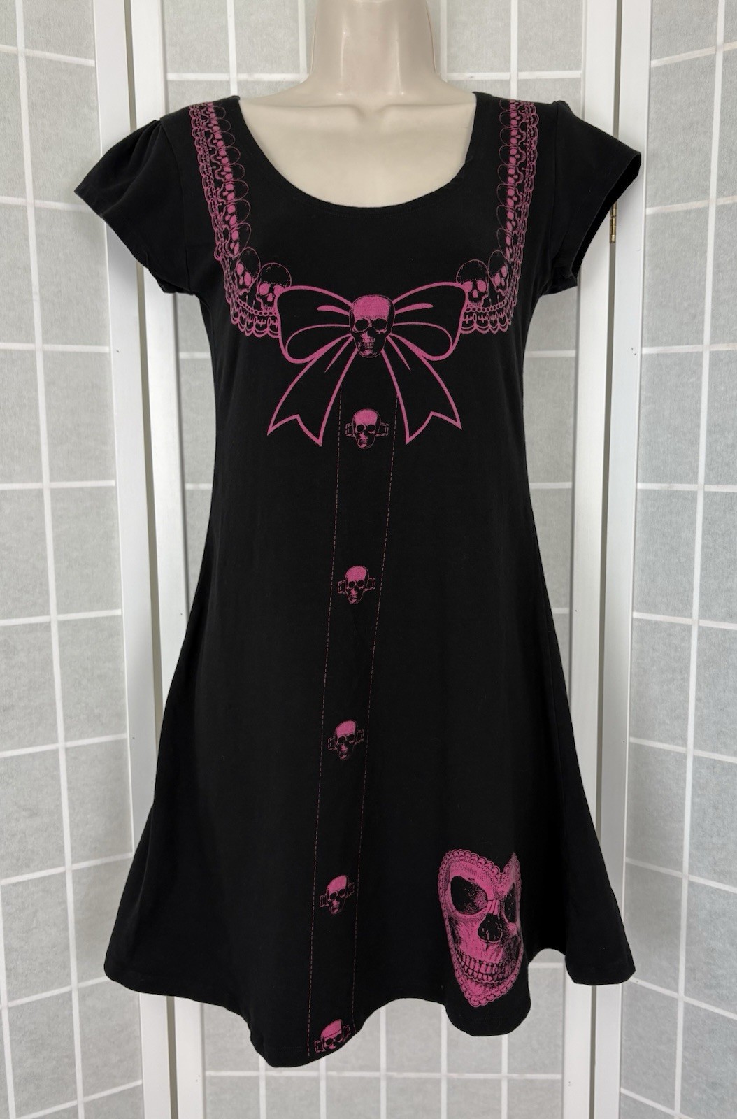 Kreepsville 666 Black Pastel Goth Skulls Bow Dress Medium Short Sleeve Halloween