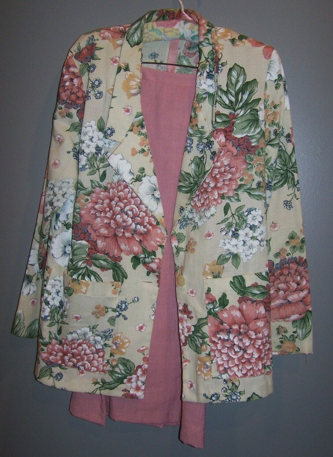PRICE SLASHED Exquisite 2 Piece Floral Pink Skirt Outfit