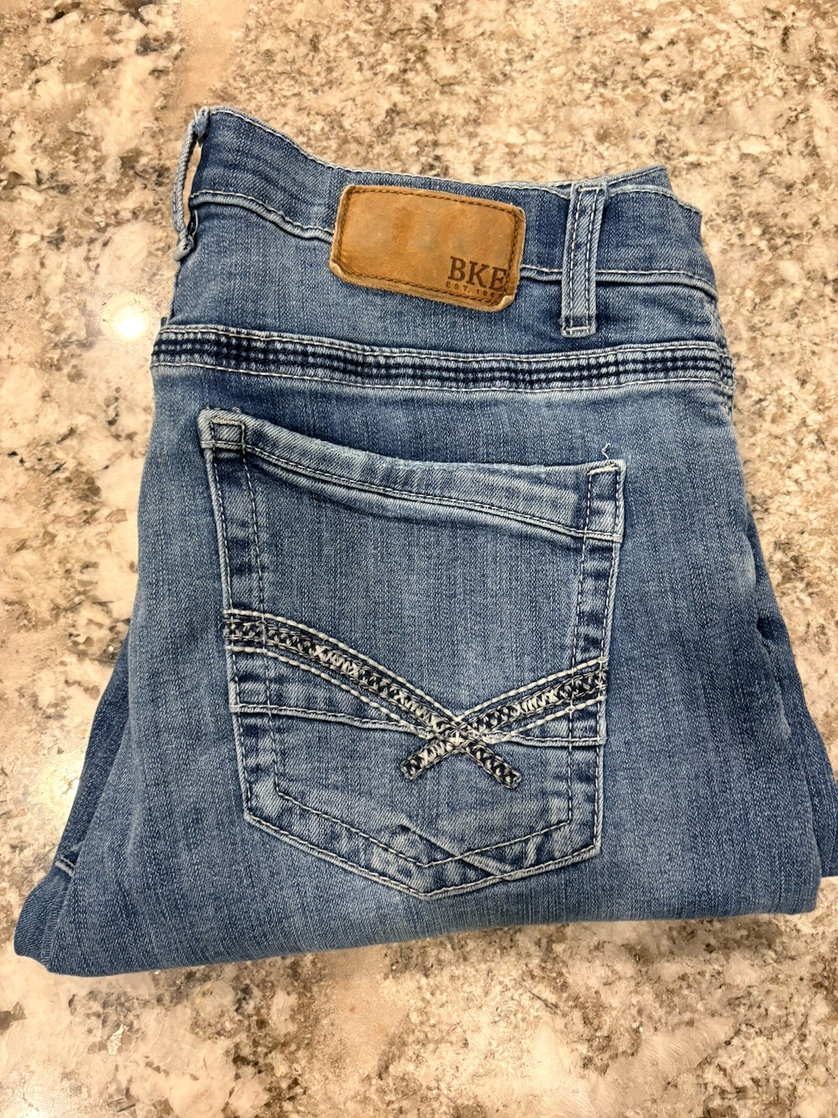 BKE Tyler Jeans Straight Men\'s 34x34 (Fits 34x32) Blue Denim Distressed Stretch